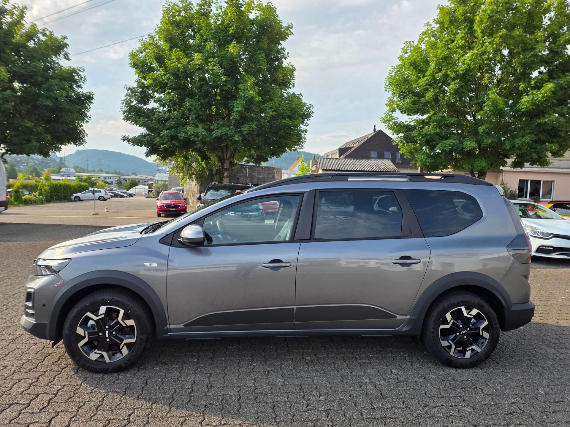 DACIA Jogger 1.8 Hybrid Journey-image-1