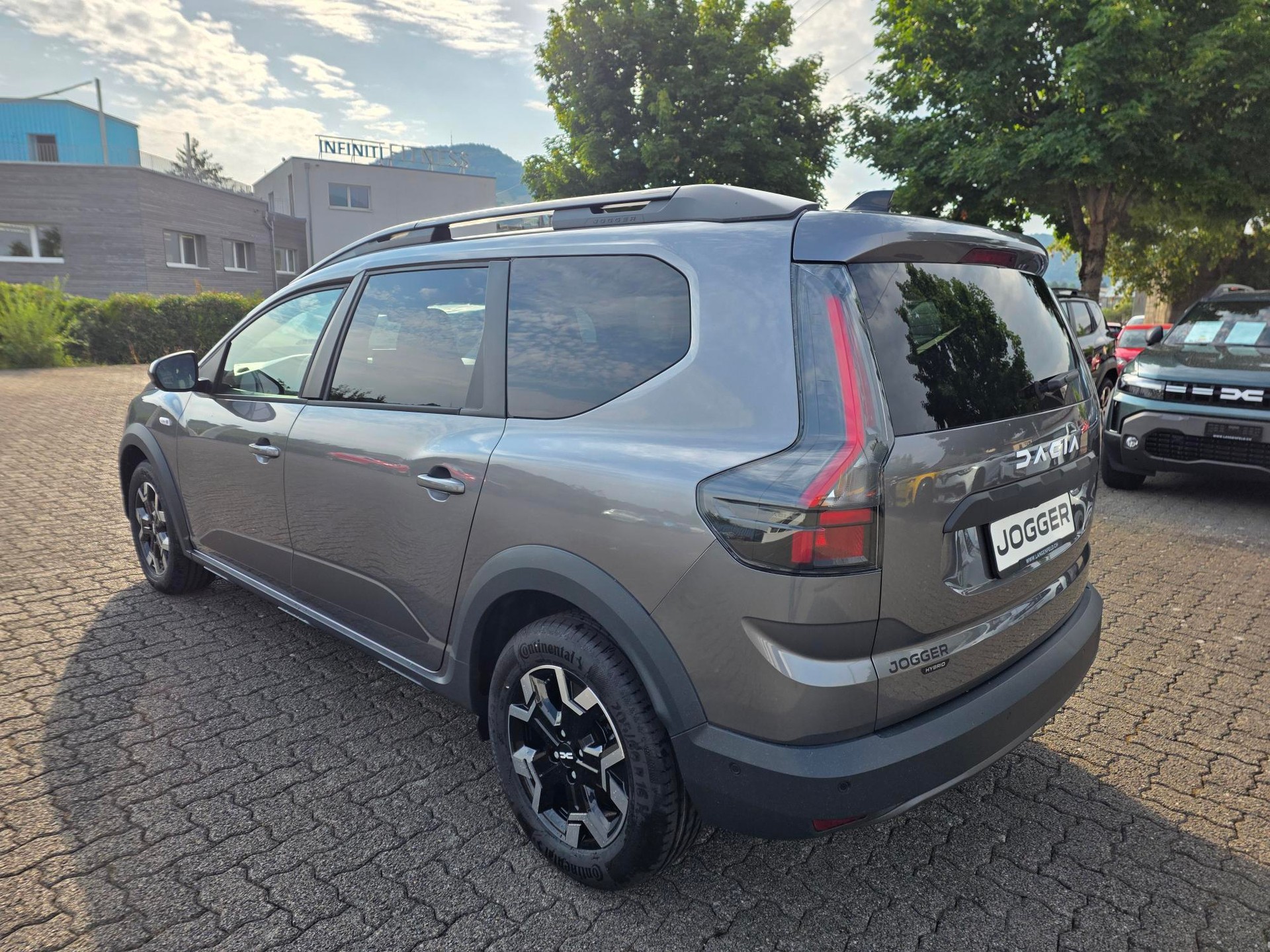 DACIA Jogger 1.8 Hybrid Journey-image-2