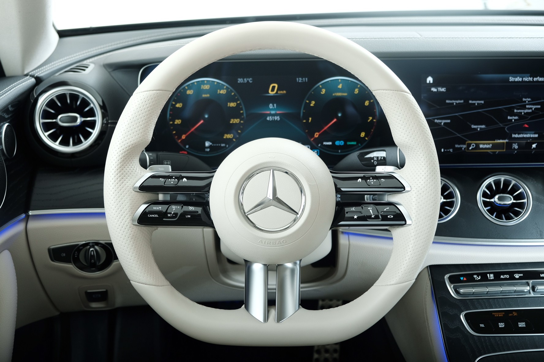 MERCEDES-BENZ E 200 Coupé 4Matic AMG Line 9G-Tronic-image-7