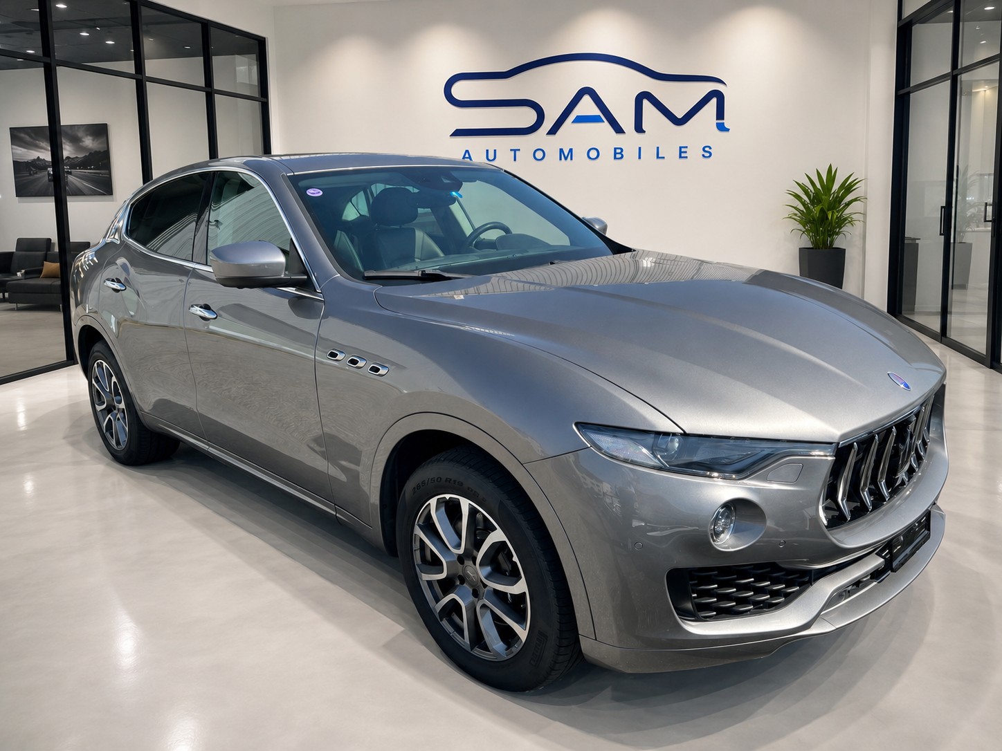 MASERATI Levante S 3.0 V6 Automatica-image-1