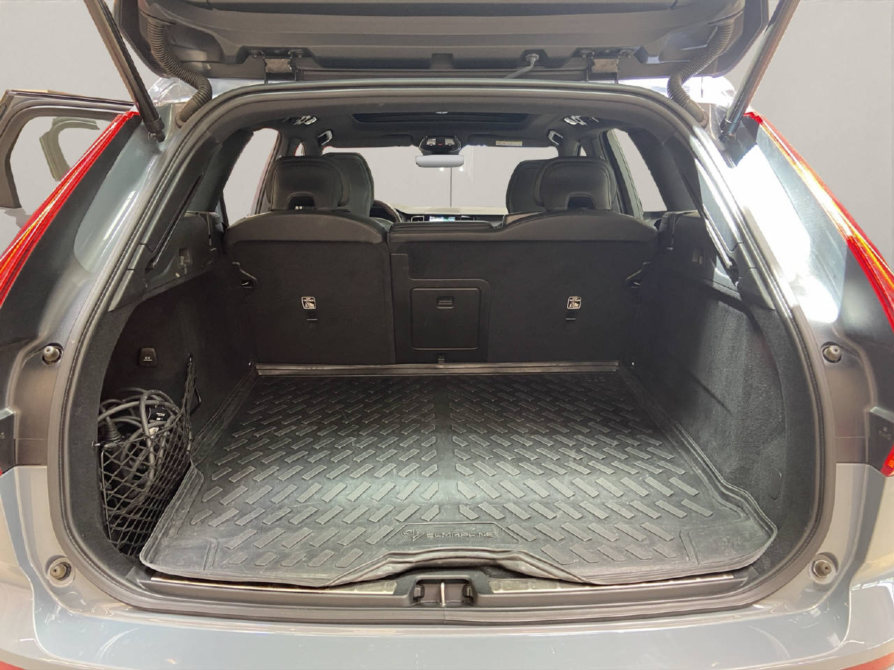 VOLVO XC60 2.0 T6 TE R-Design eAWD-image-15