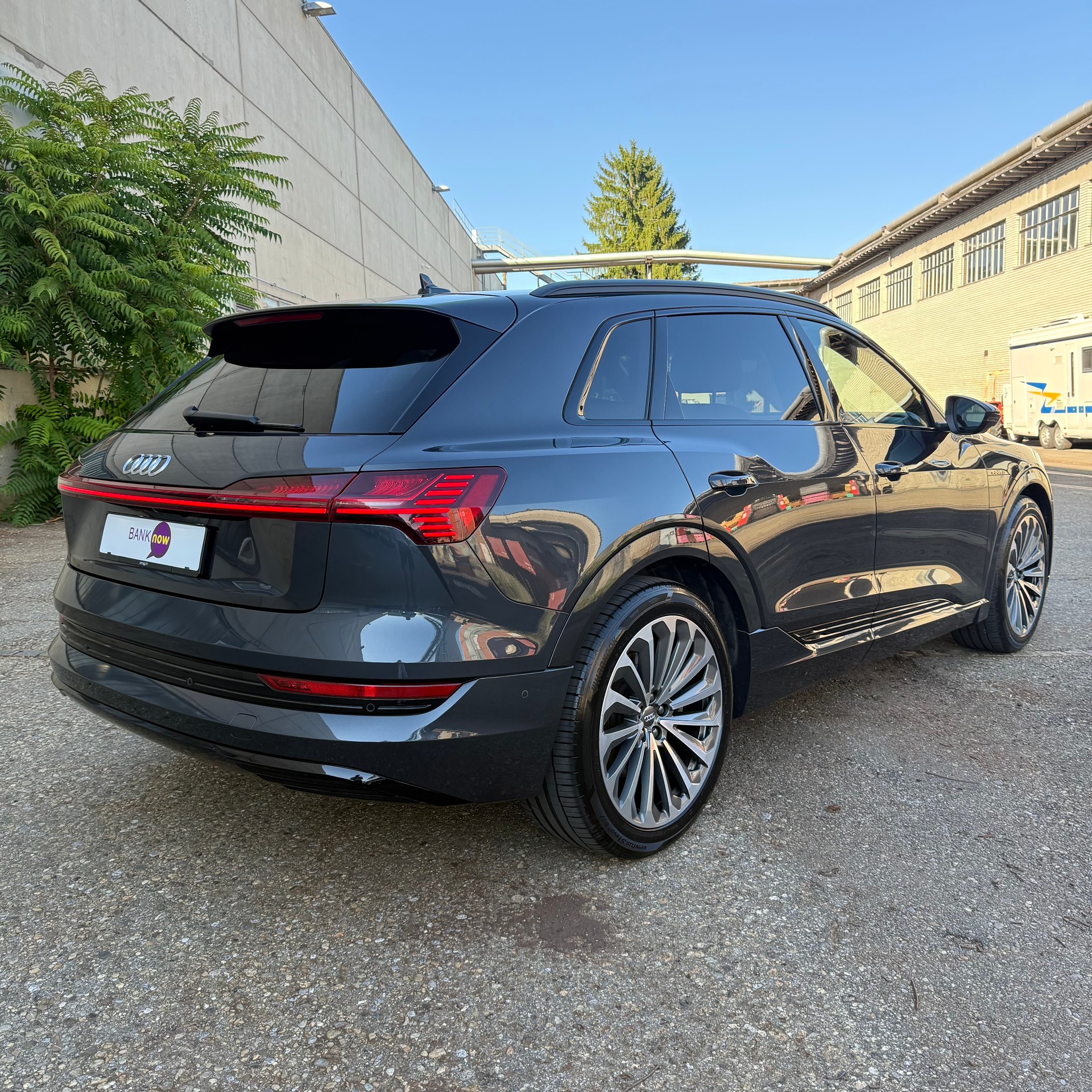 AUDI e-tron 50 S Line quattro Swiss-image-5