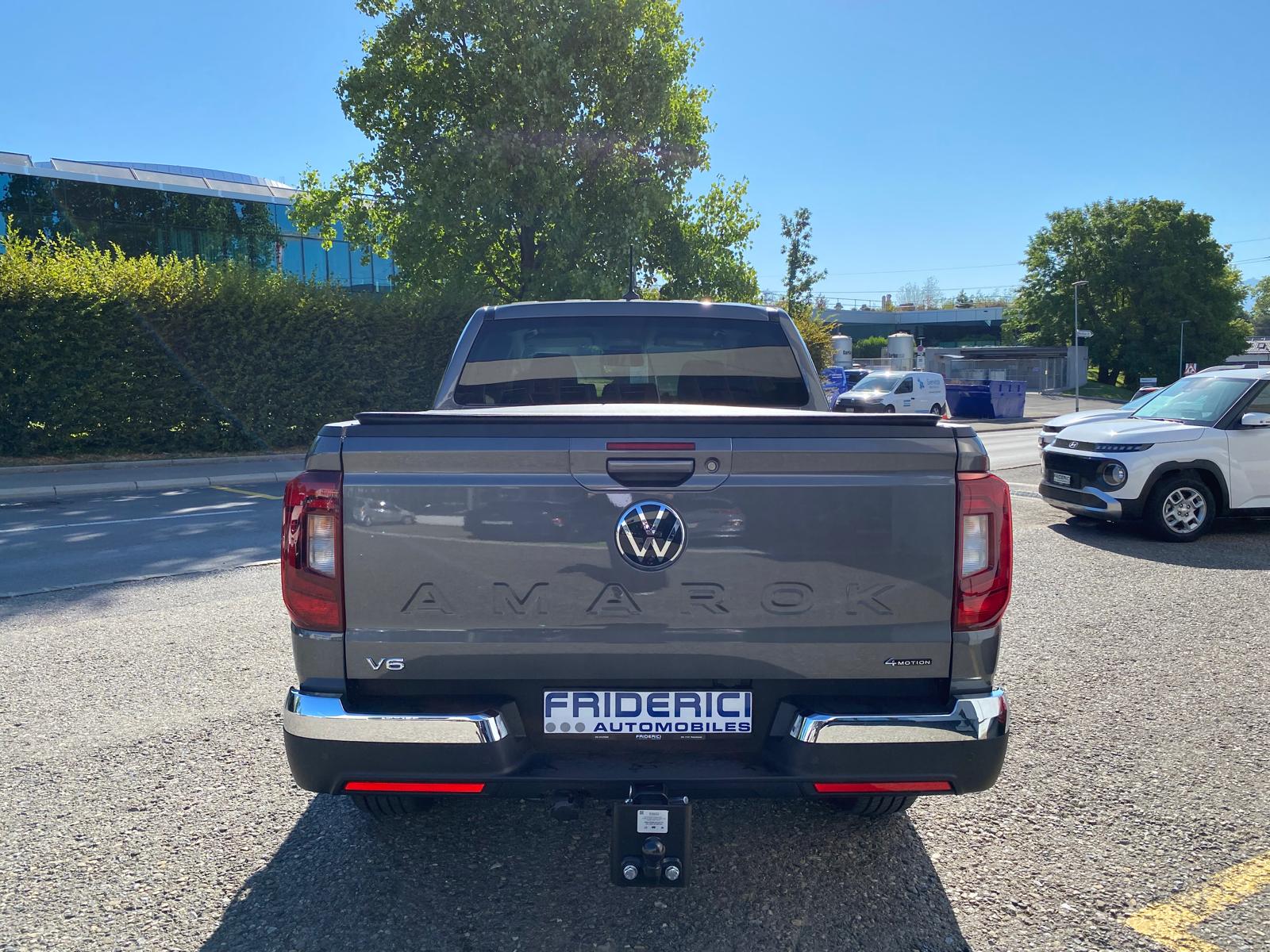 VW DoubleCab-showroom-element-3