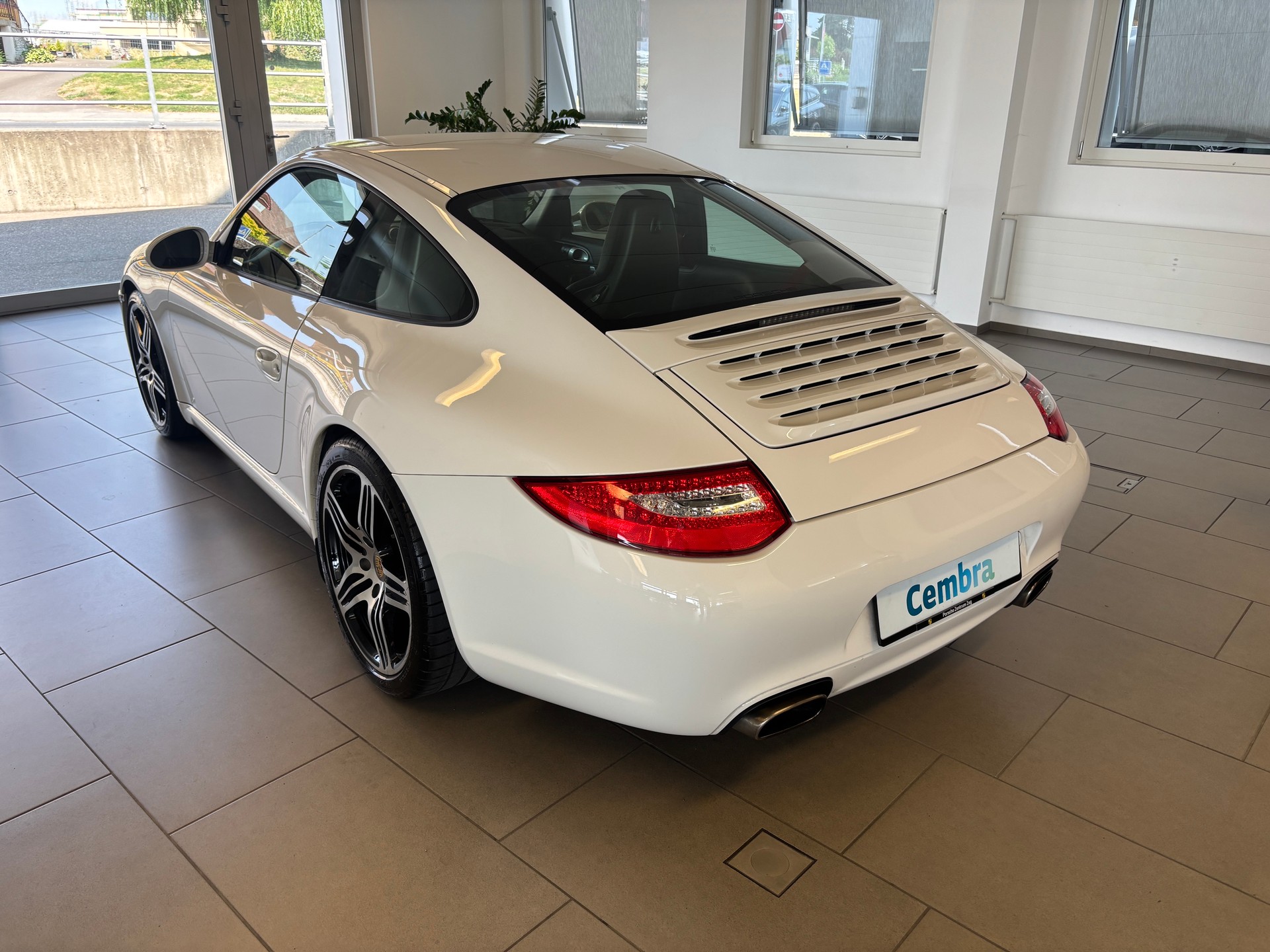 PORSCHE 911 Carrera 4 997.2 Handschaltung-showroom-element-3