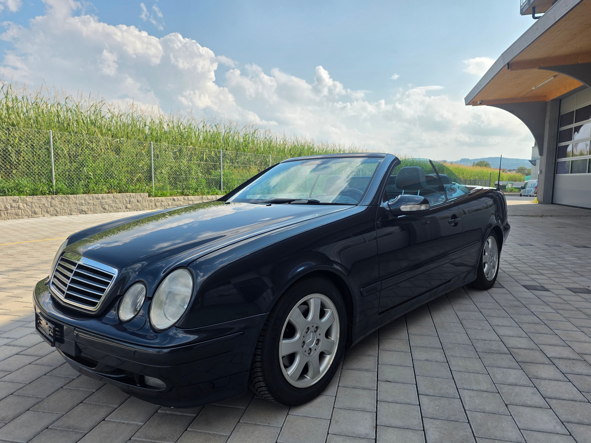 MERCEDES-BENZ CLK 320 Avantgarde Automatic-image-2