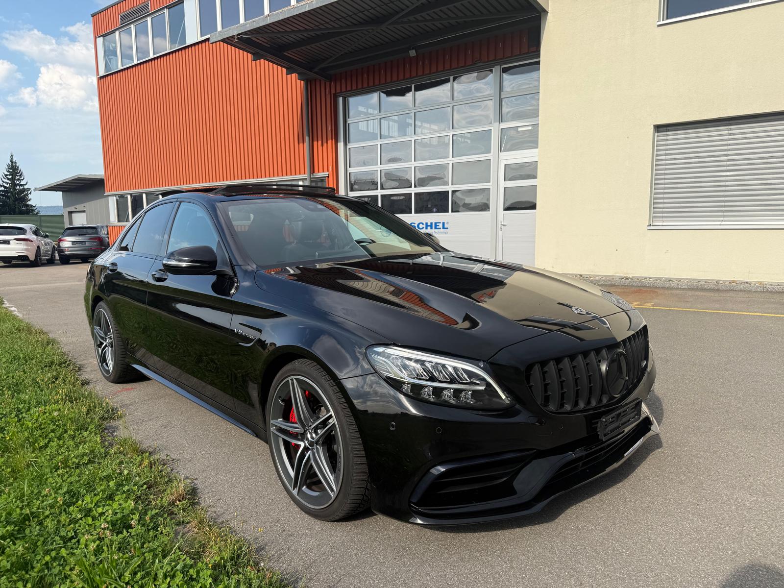 MERCEDES-BENZ C 63 S AMG Speedshift-showroom-element-1