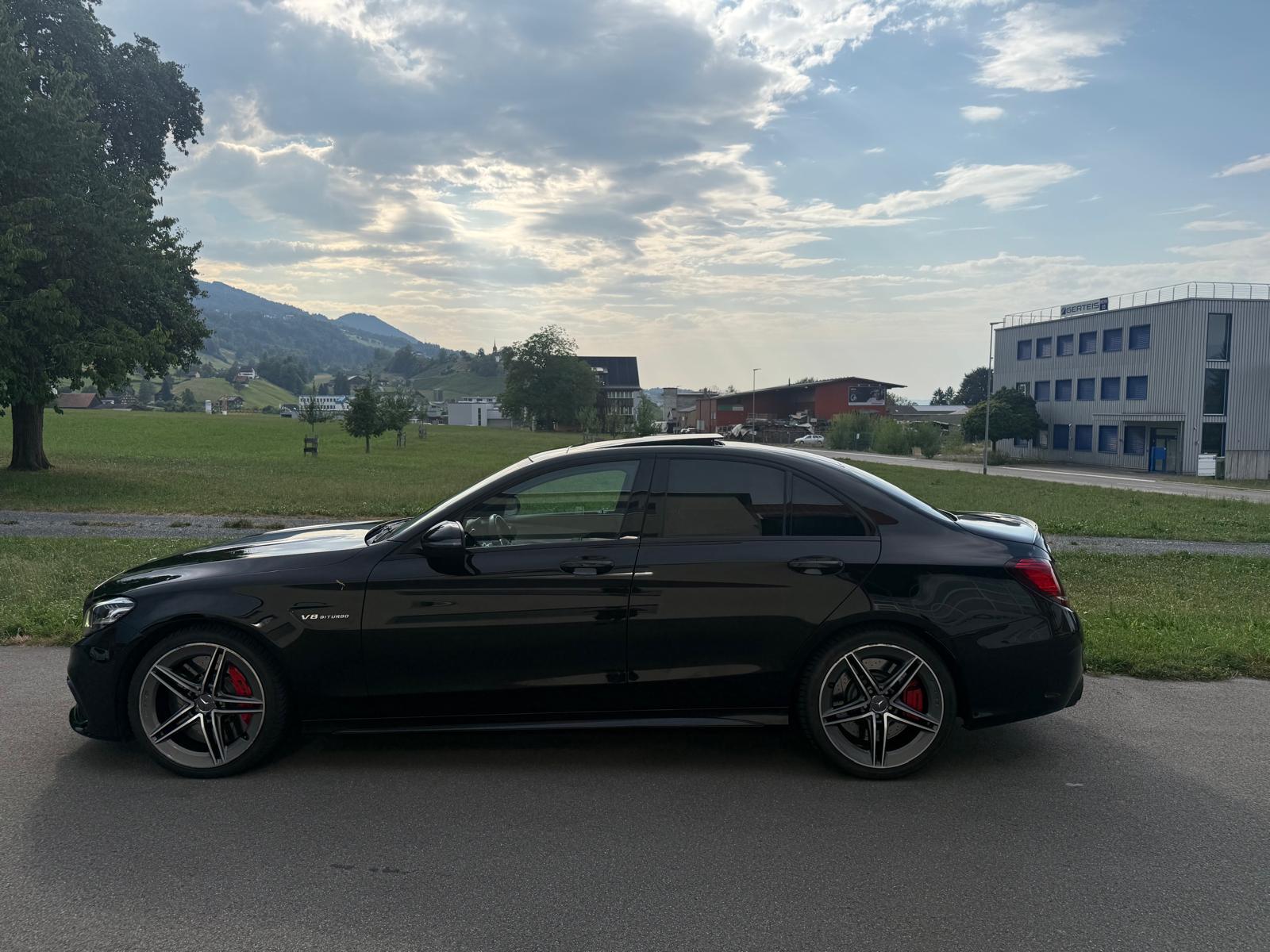 MERCEDES-BENZ C 63 S AMG Speedshift-showroom-element-3