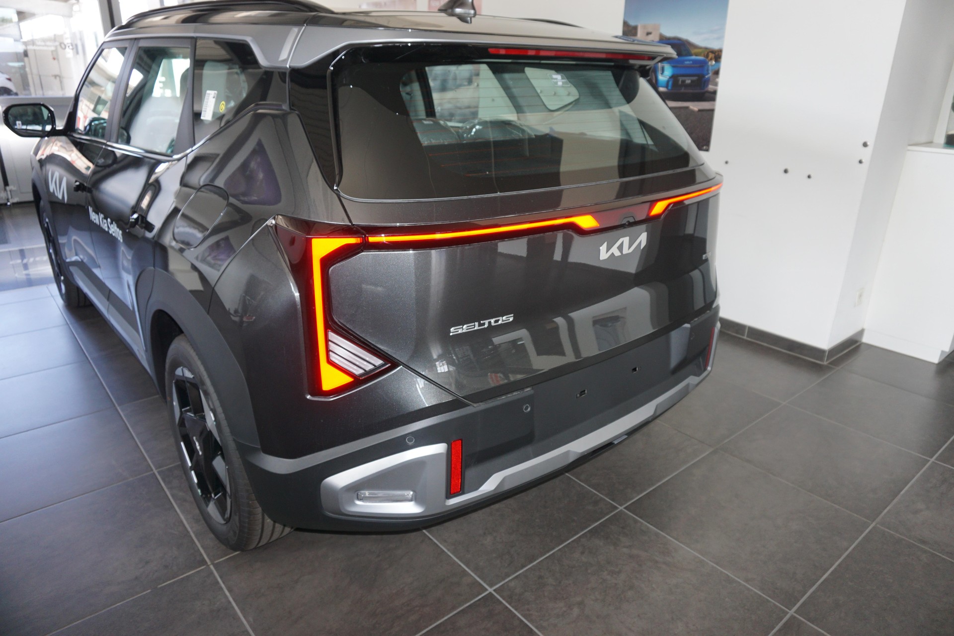KIA Seltos 1.6 T-GDi Style-image-4