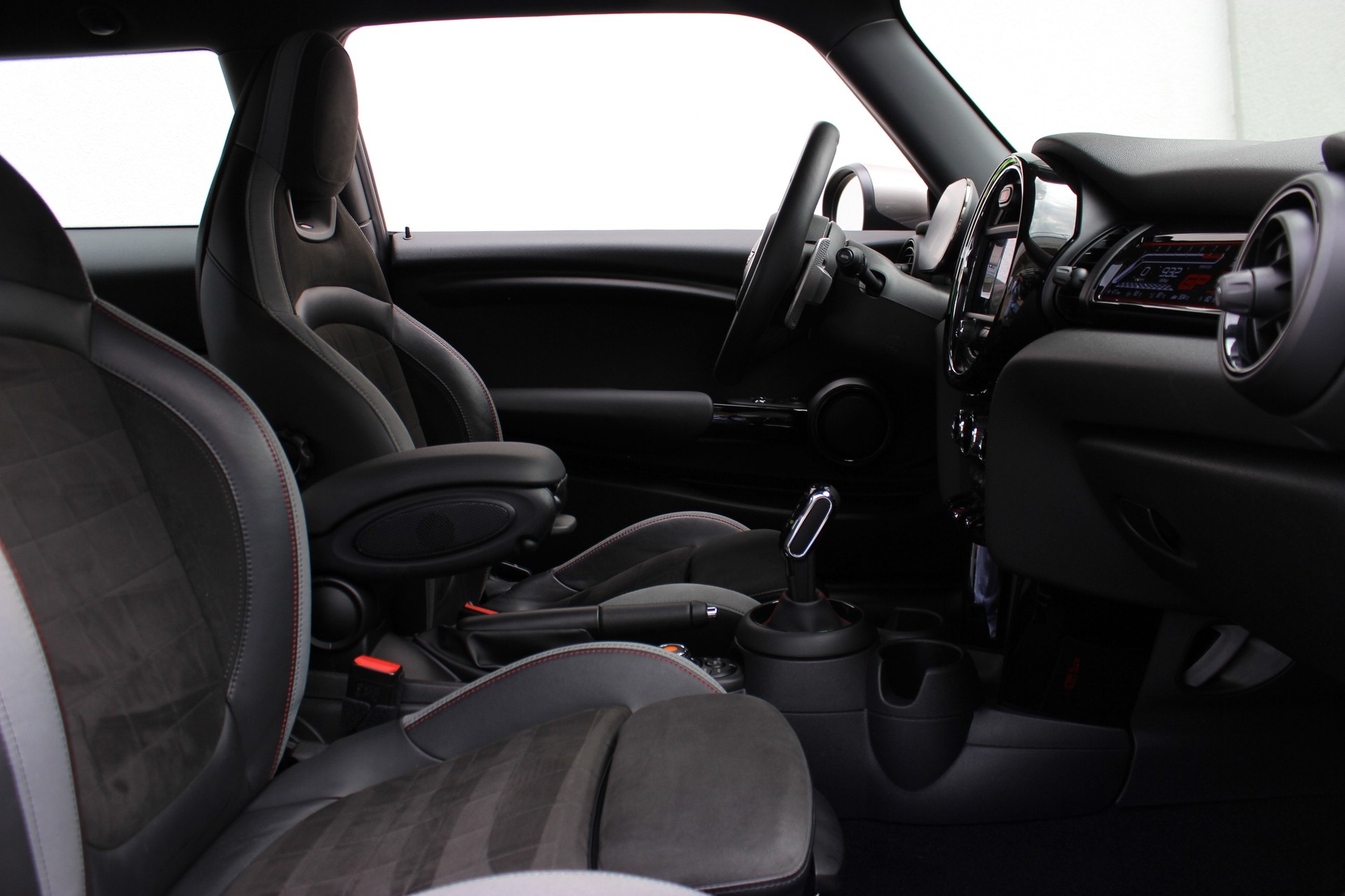 MINI Cooper John Cooper Works GP 3-showroom-element-1