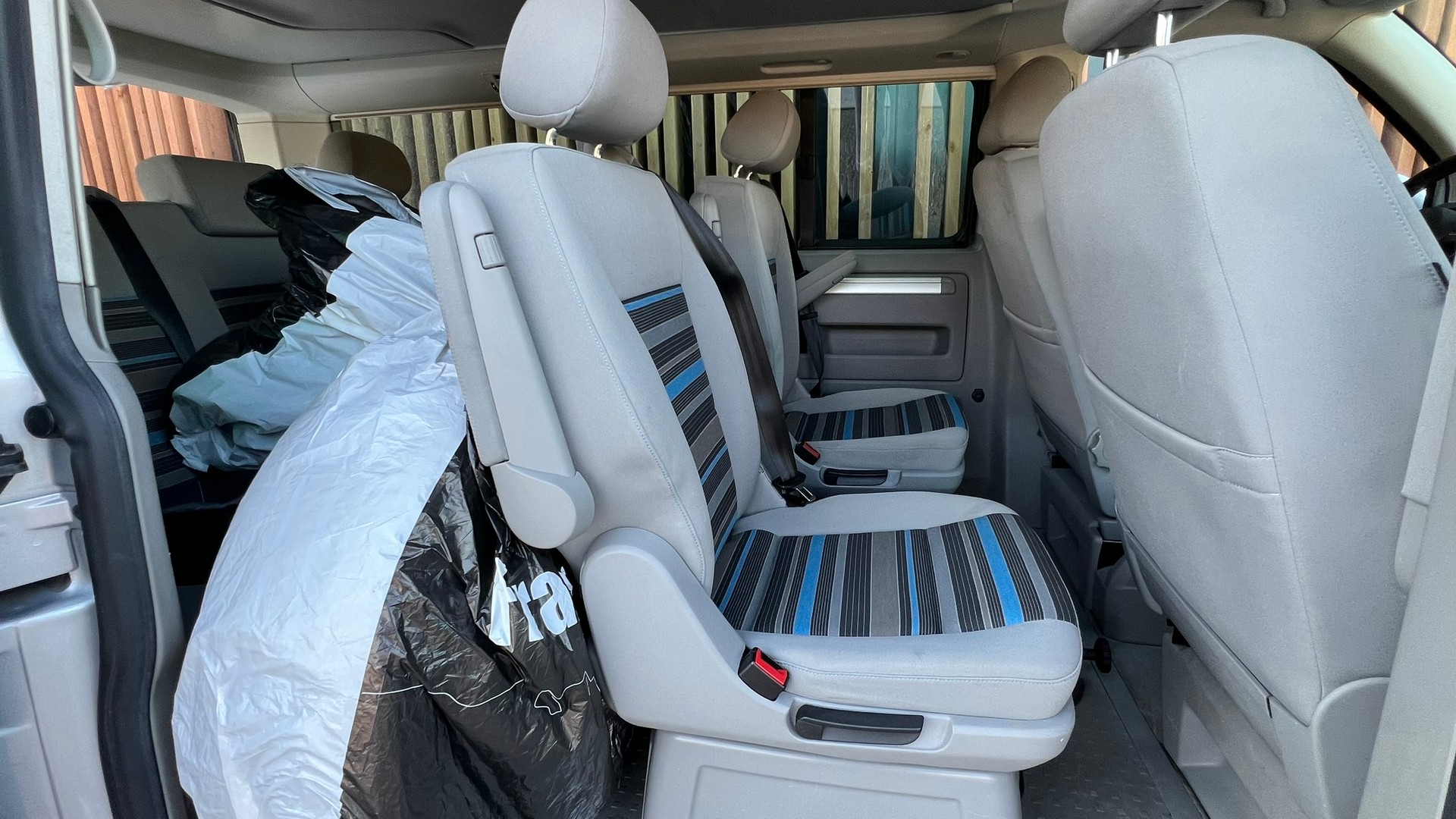 VW T5 CALIFORNIA 2.0 Bi-TDI BEACH 4MOTION l 140 PS-image-26