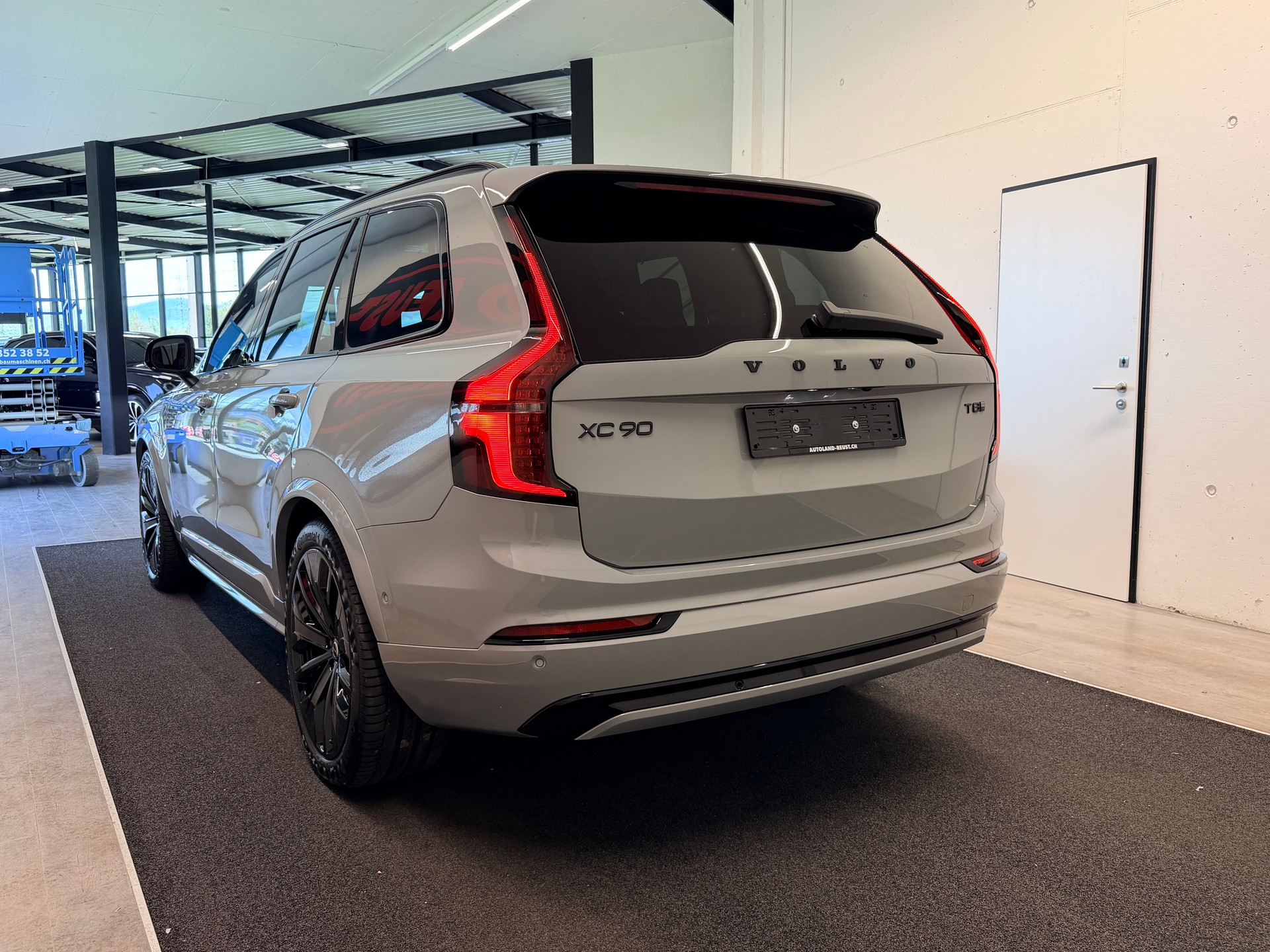 VOLVO XC90 T8 eAWD PluginHybrid Black Edition Geartronic-image-5