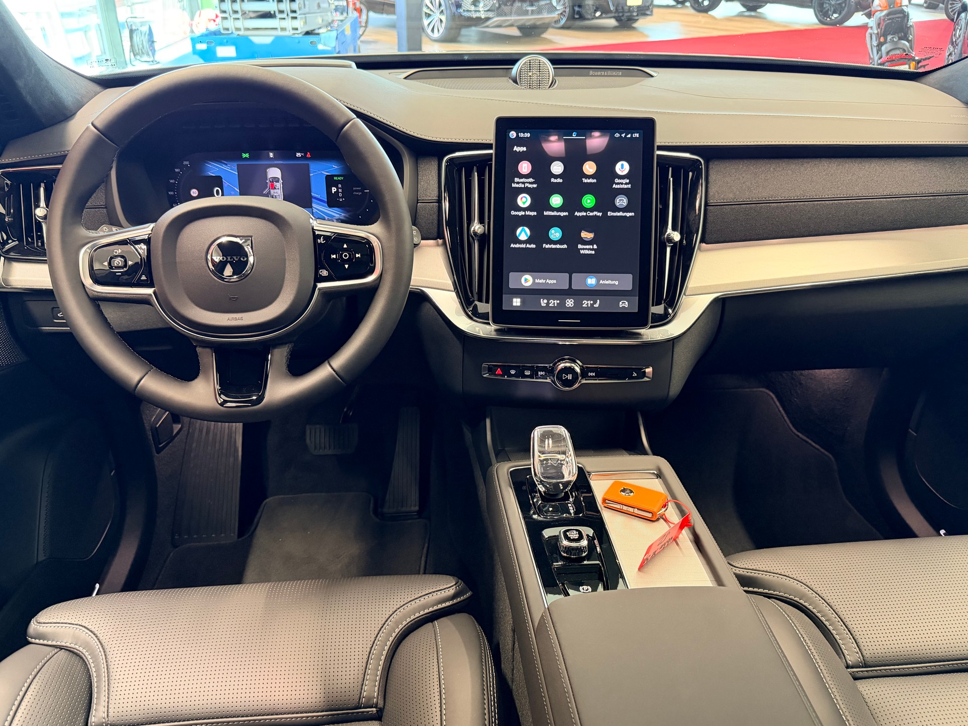 VOLVO XC90 T8 eAWD PluginHybrid Black Edition Geartronic-image-19