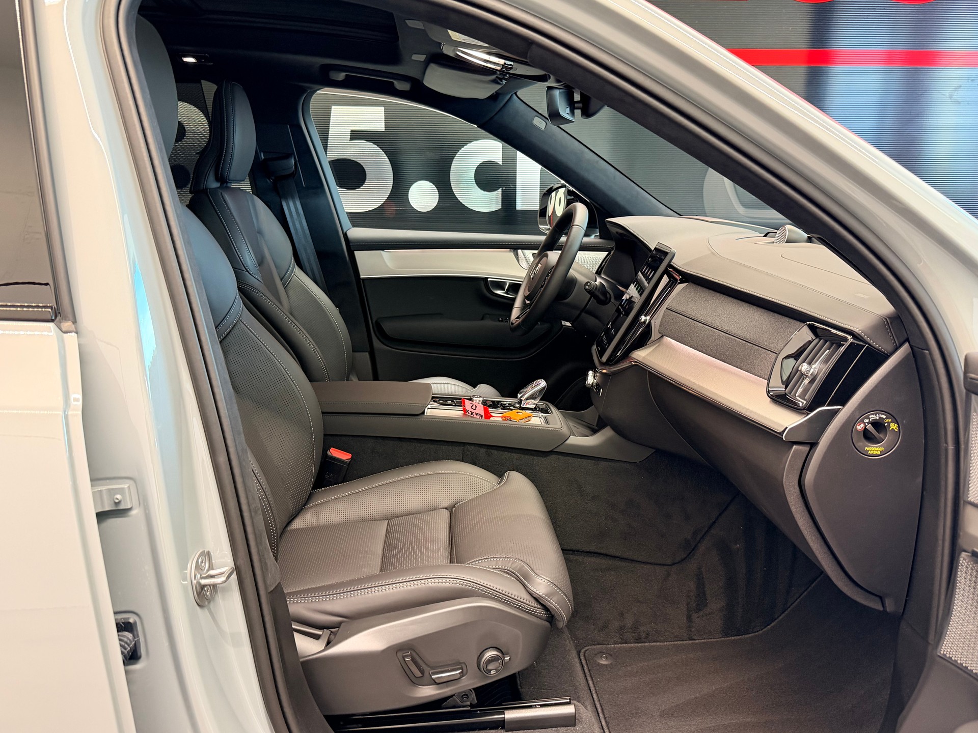VOLVO XC90 T8 eAWD PluginHybrid Black Edition Geartronic-image-23