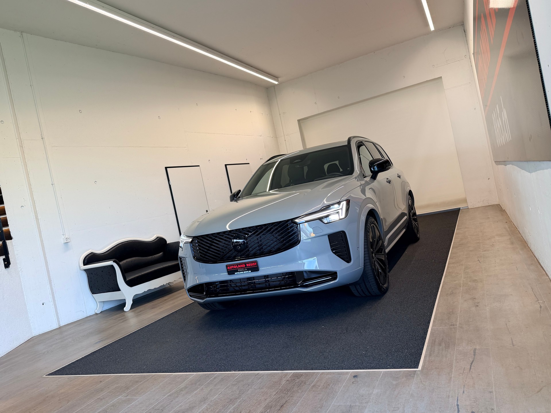 VOLVO XC90 T8 eAWD PluginHybrid Black Edition Geartronic-showroom-element-1