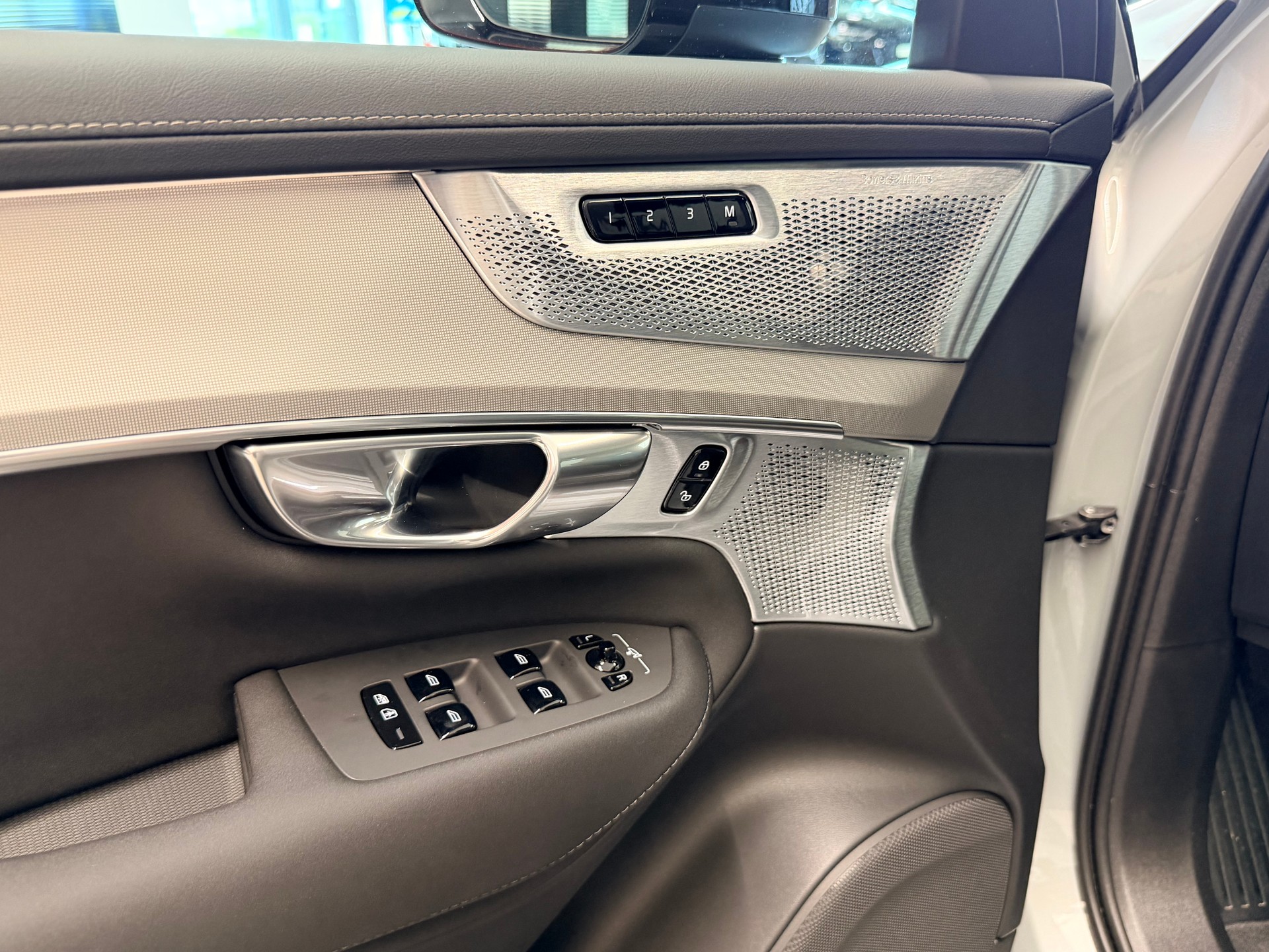 VOLVO XC90 T8 eAWD PluginHybrid Black Edition Geartronic-image-13