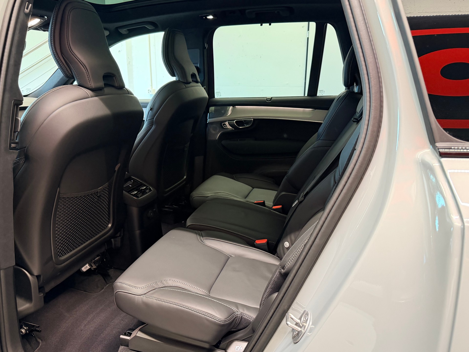 VOLVO XC90 T8 eAWD PluginHybrid Black Edition Geartronic-image-16