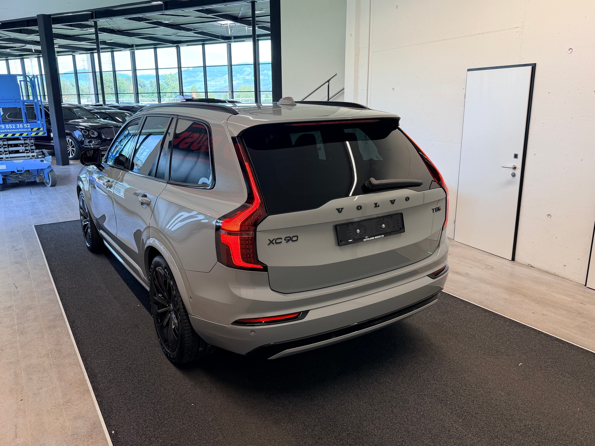 VOLVO XC90 T8 eAWD PluginHybrid Black Edition Geartronic-image-8