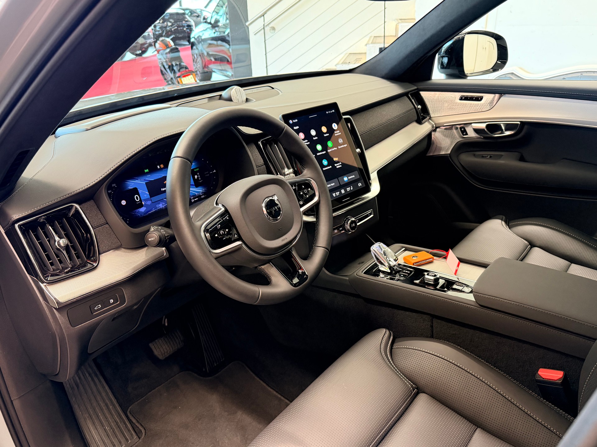 VOLVO XC90 T8 eAWD PluginHybrid Black Edition Geartronic-image-11