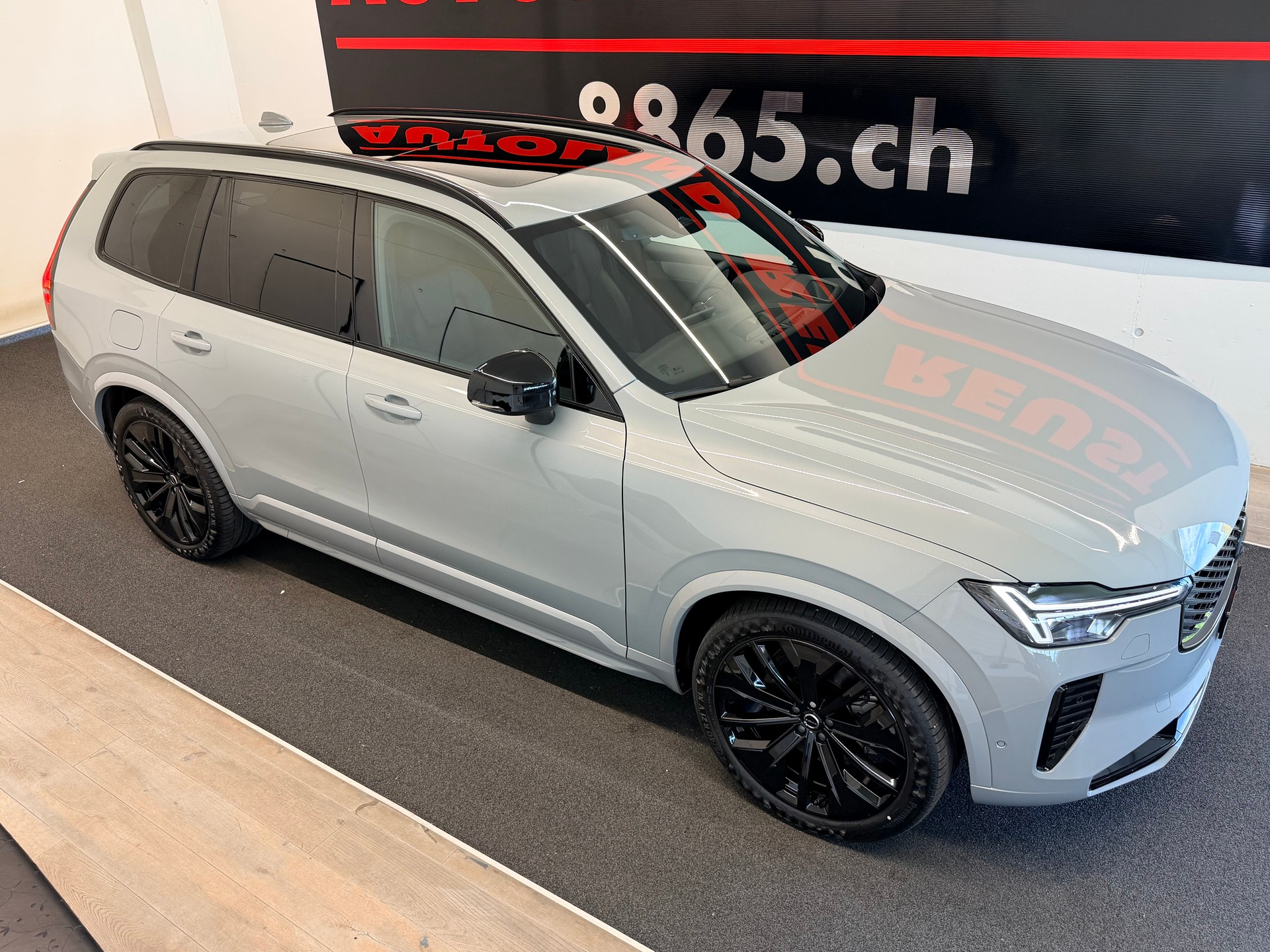 VOLVO XC90 T8 eAWD PluginHybrid Black Edition Geartronic-image-4