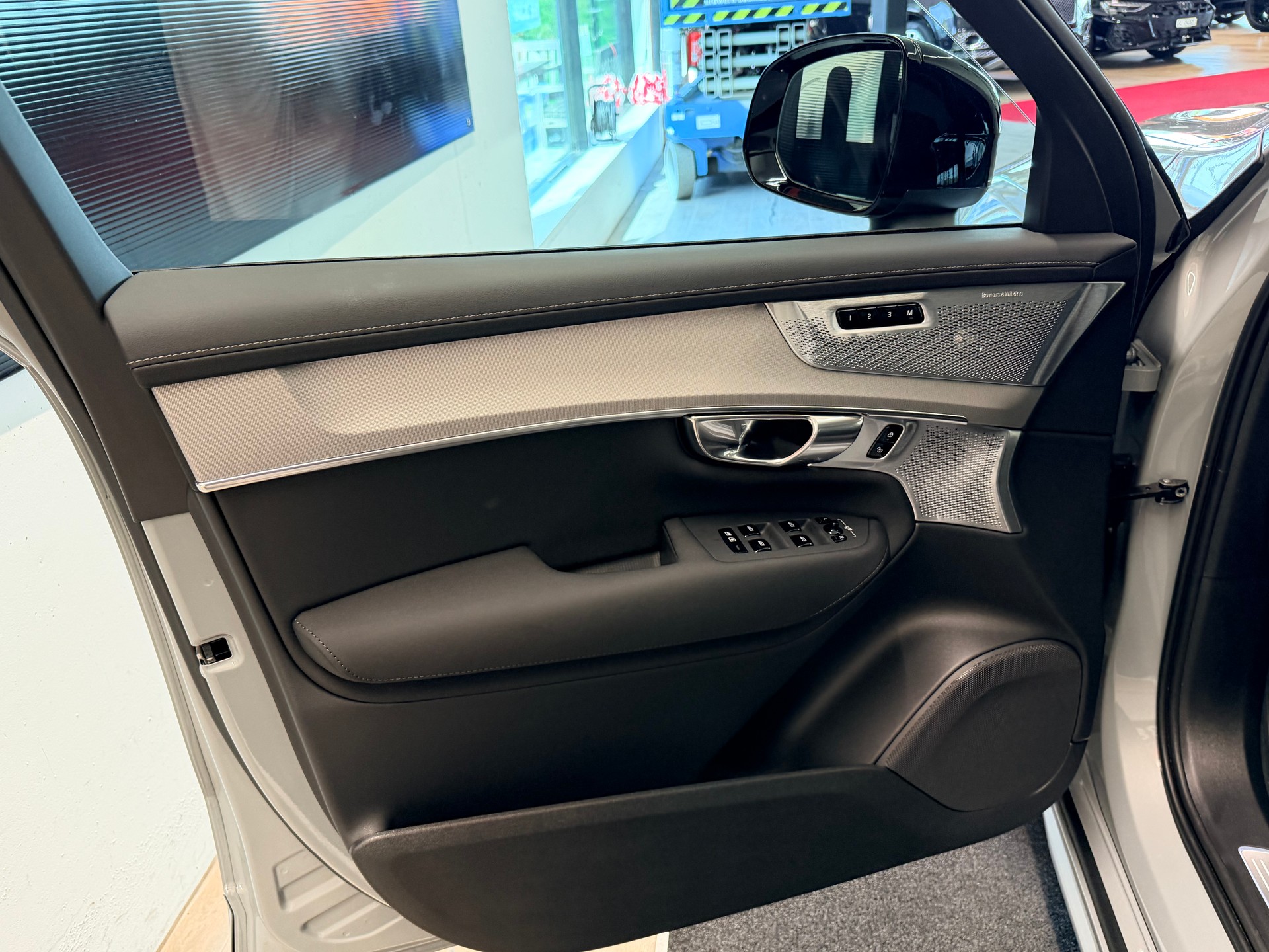 VOLVO XC90 T8 eAWD PluginHybrid Black Edition Geartronic-image-12