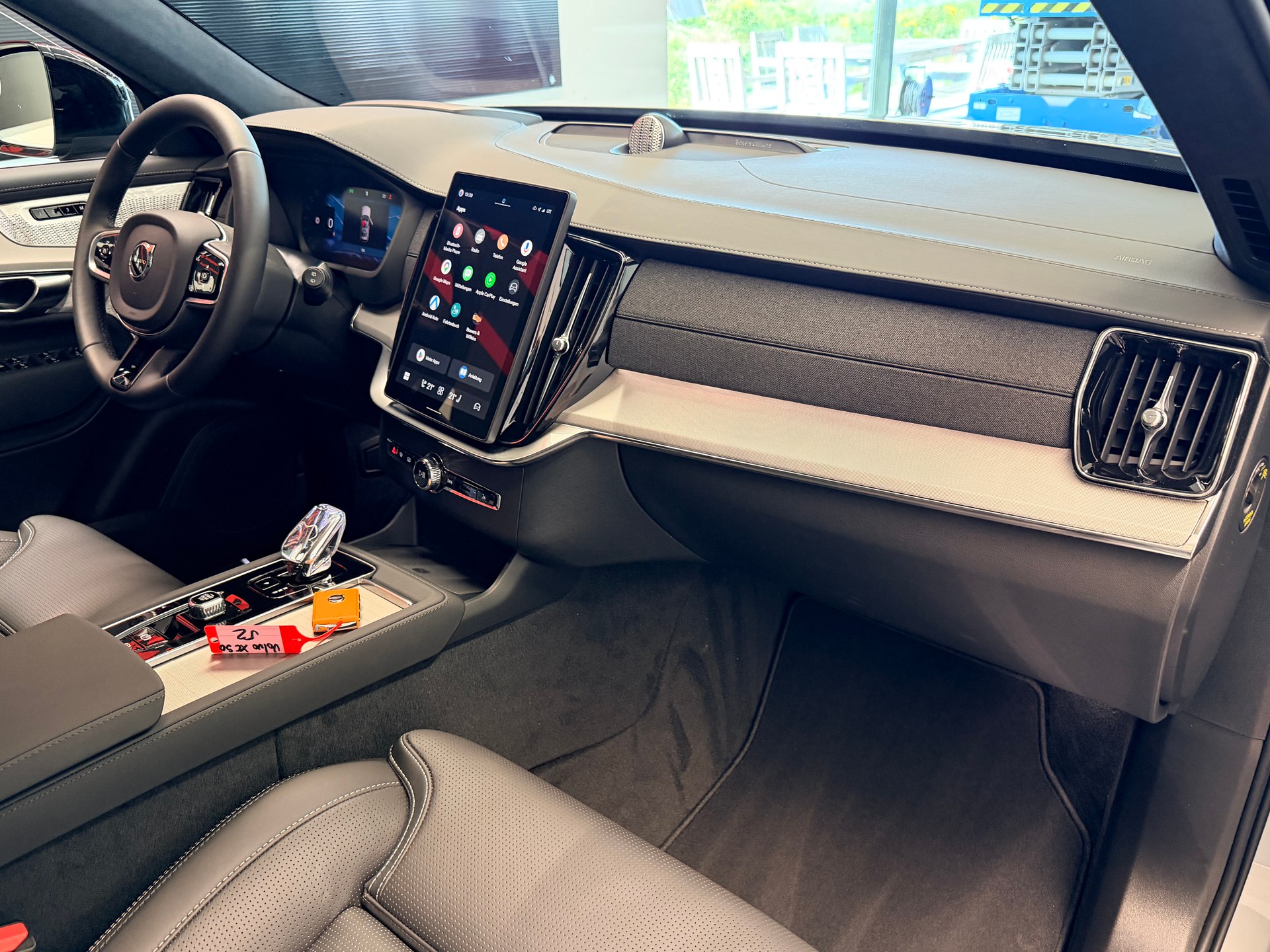 VOLVO XC90 T8 eAWD PluginHybrid Black Edition Geartronic-image-21