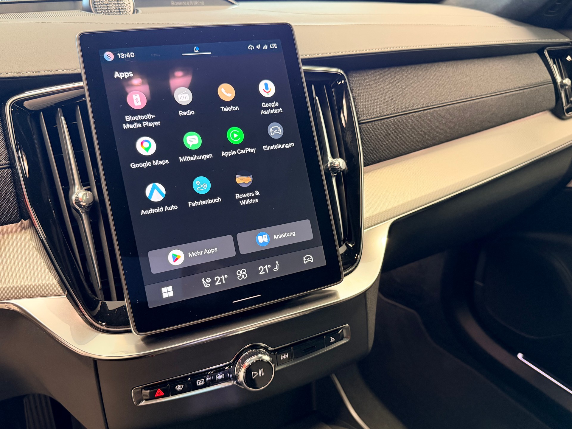 VOLVO XC90 T8 eAWD PluginHybrid Black Edition Geartronic-image-25