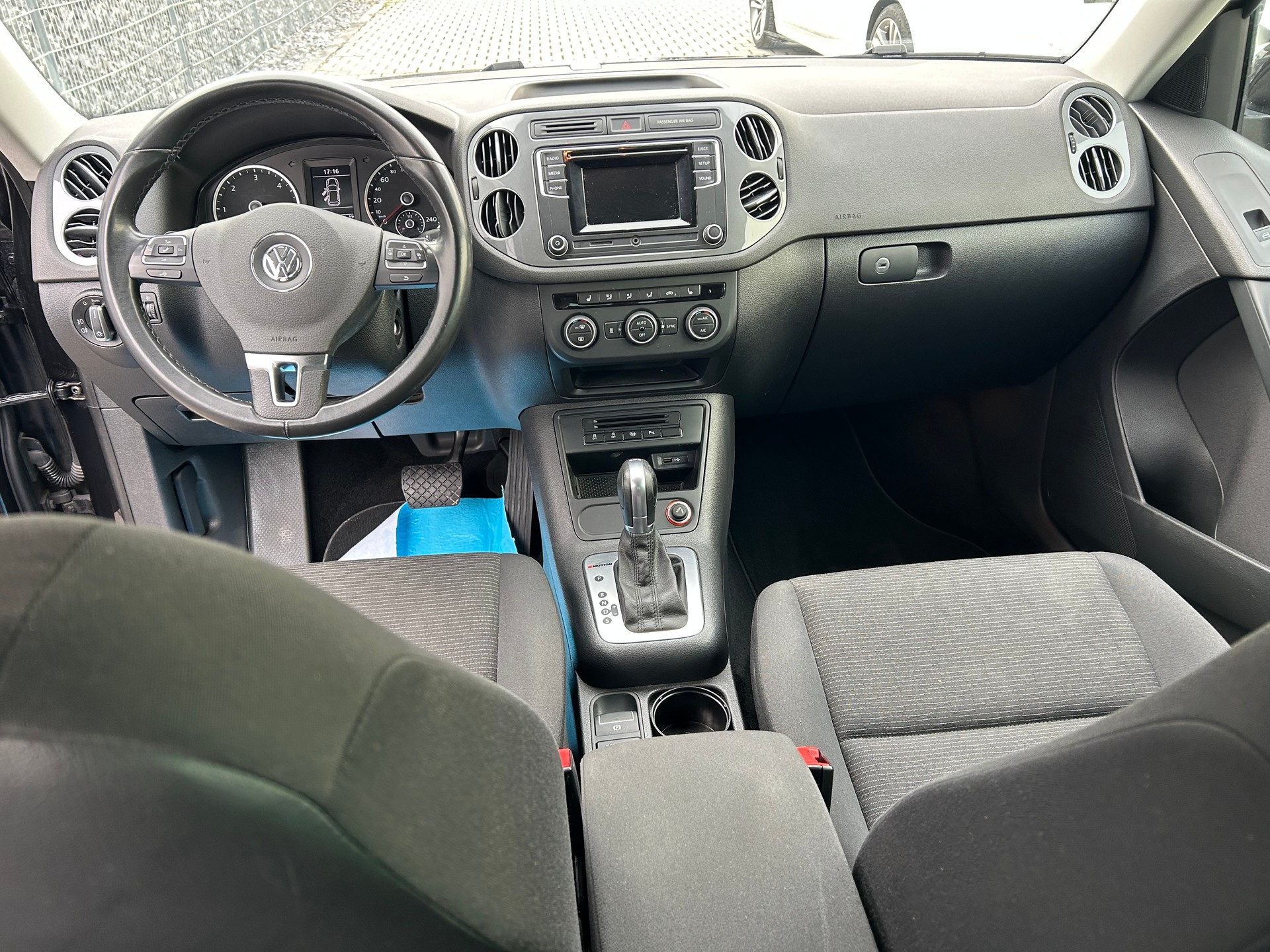 VW Tiguan 2.0 TDI BlueMotion Sport&Style 4Motion DSG-image-7