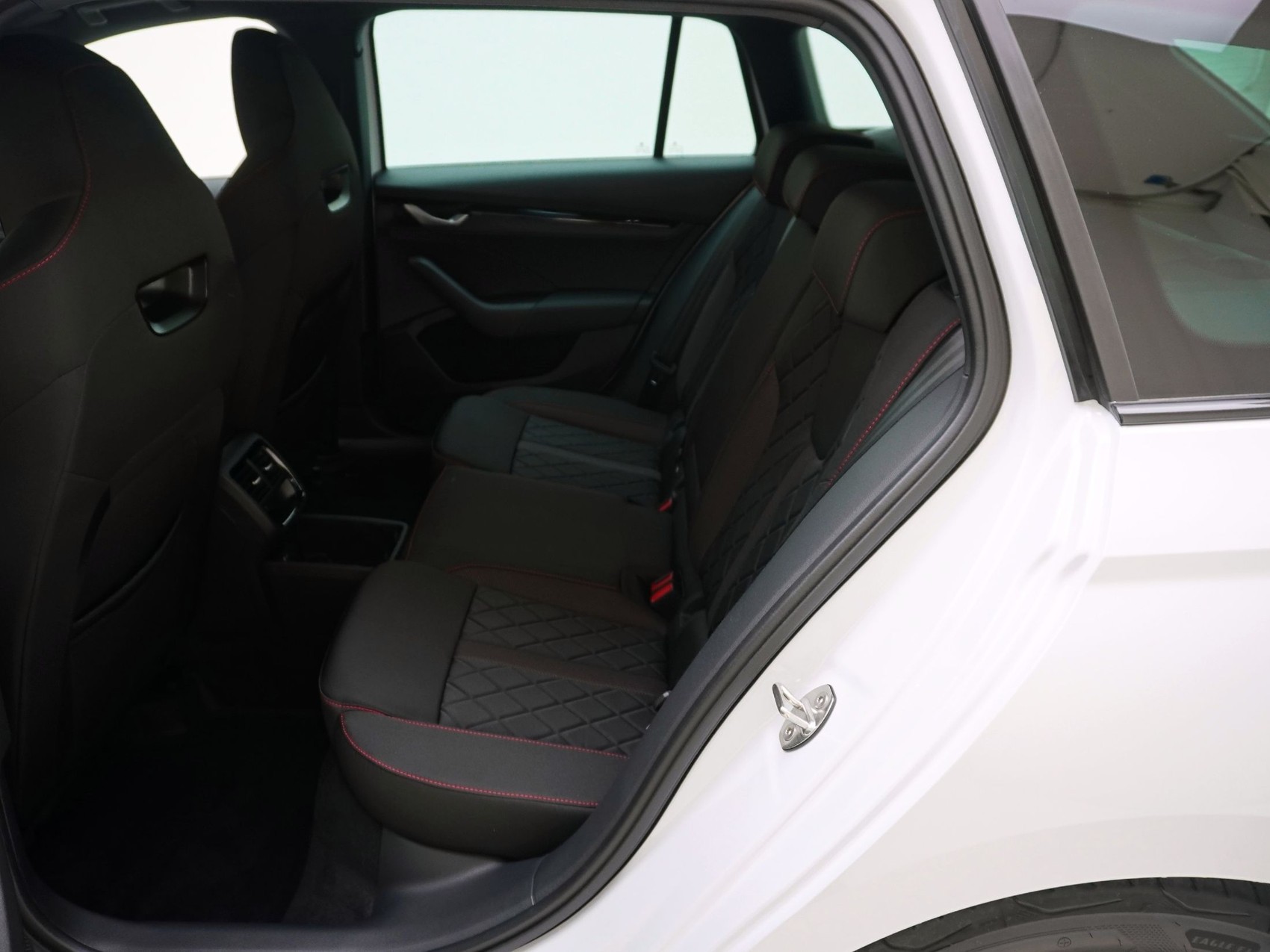 SKODA Octavia 2.0 TSI RS DSG-image-14