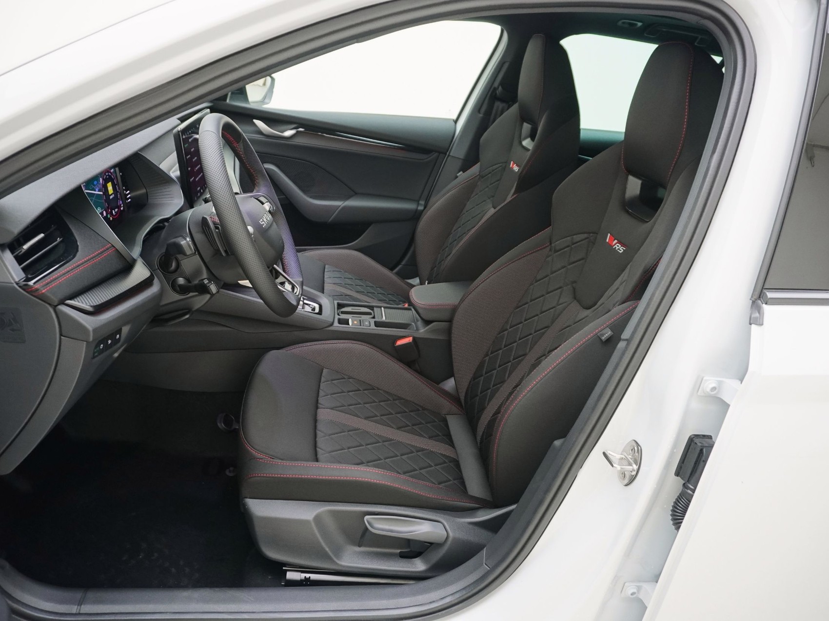 SKODA Octavia 2.0 TSI RS DSG-image-12