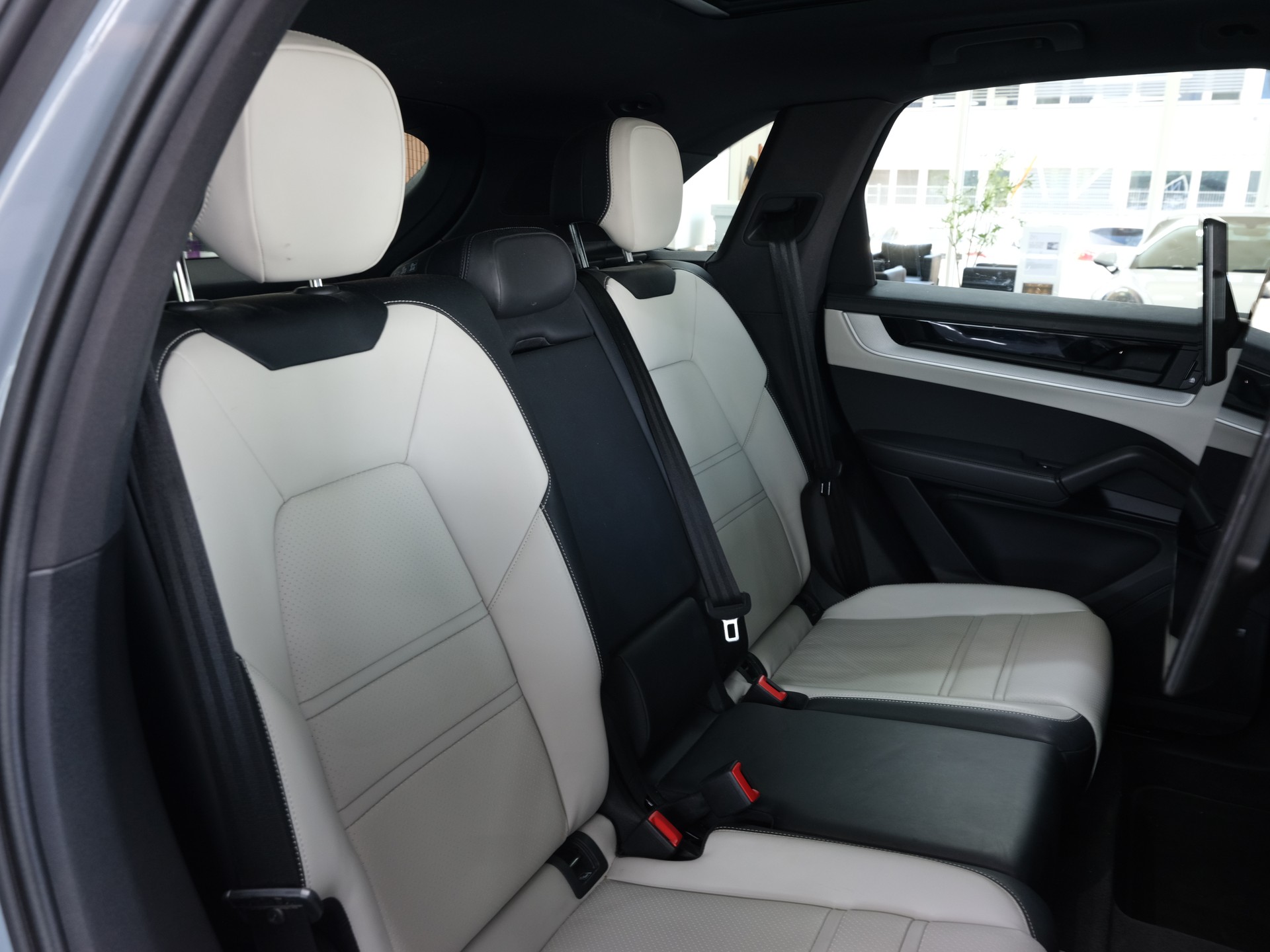 PORSCHE Cayenne Tiptronic *Porsche Aproved* *Panorama* *Sport Chrono*-image-23