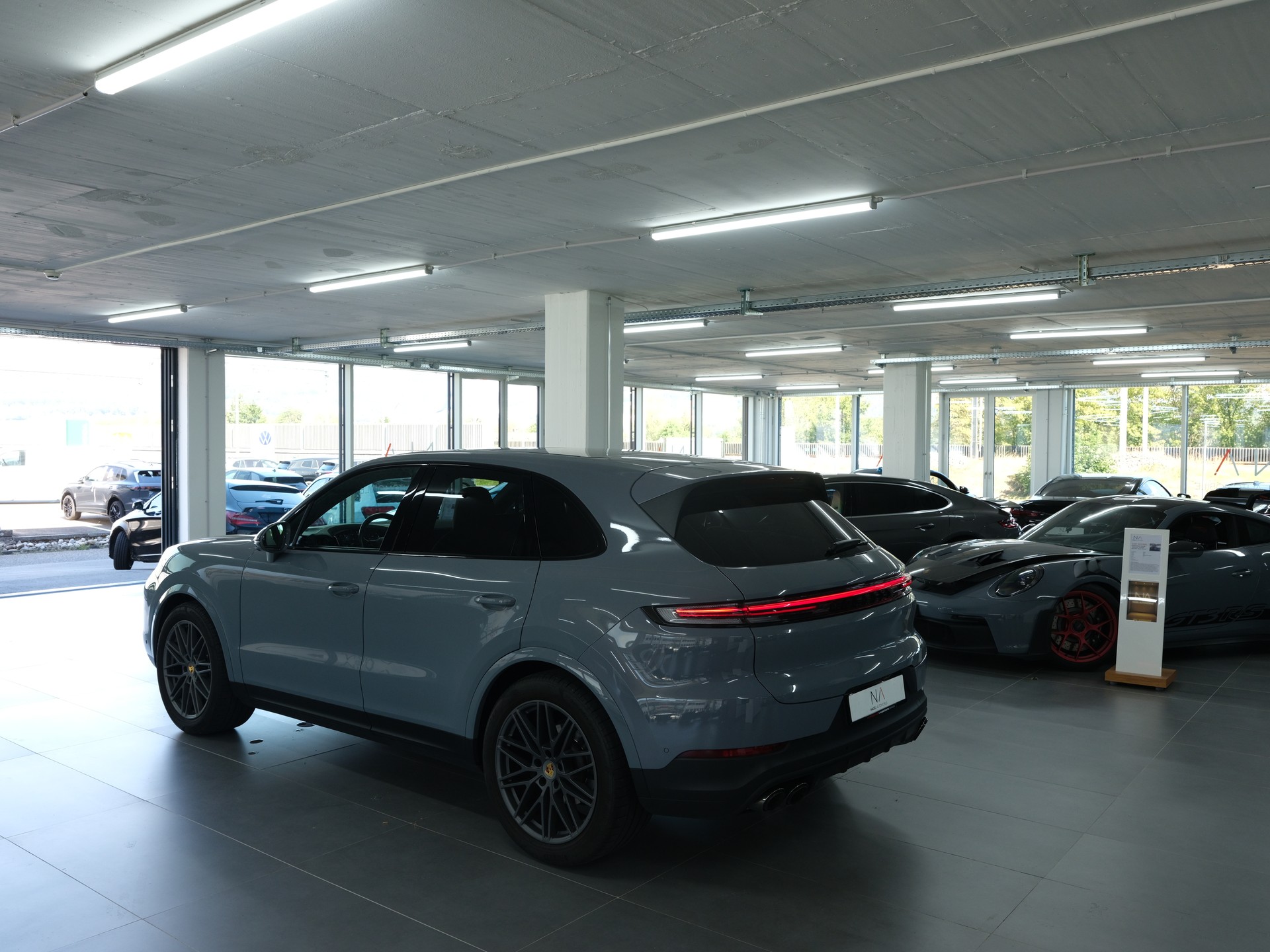 PORSCHE Cayenne Tiptronic *Porsche Aproved* *Panorama* *Sport Chrono*-image-12