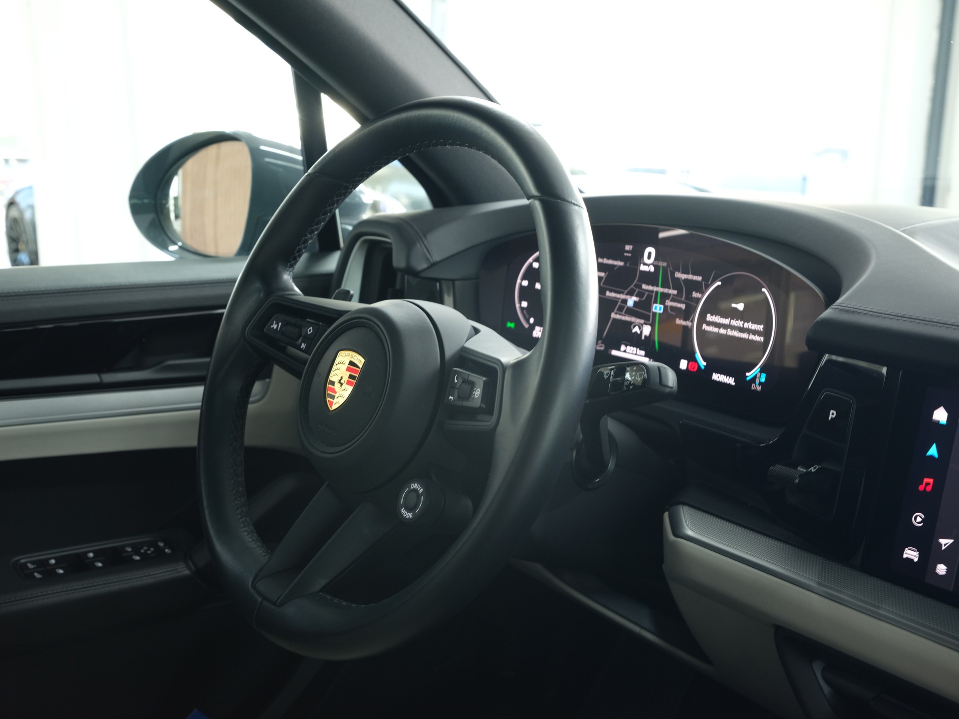 PORSCHE Cayenne Tiptronic *Porsche Aproved* *Panorama* *Sport Chrono*-image-30