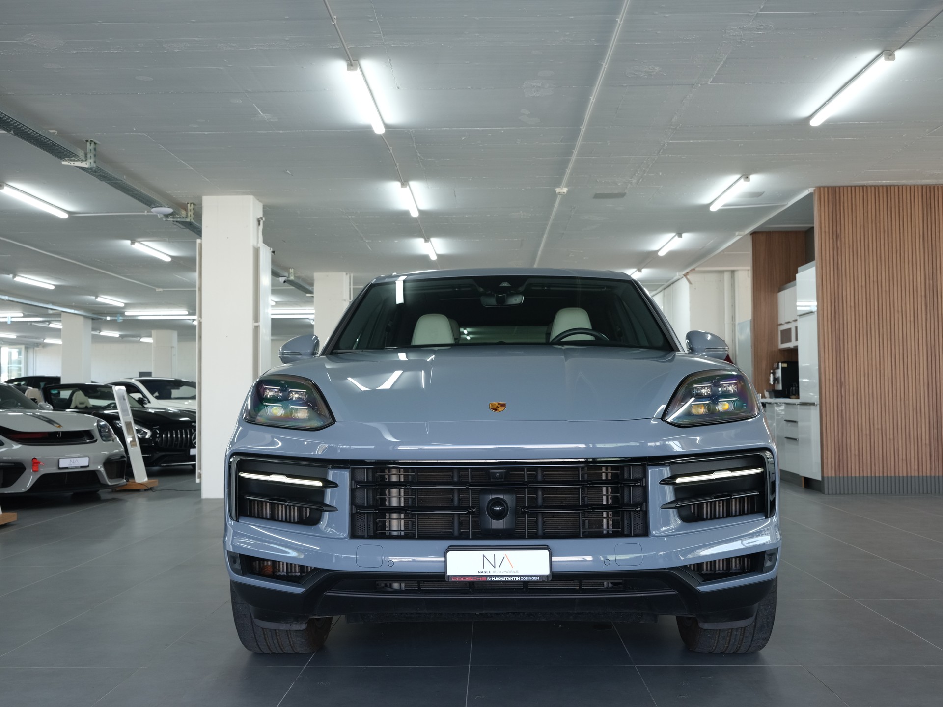 PORSCHE Cayenne Tiptronic *Porsche Aproved* *Panorama* *Sport Chrono*-image-9