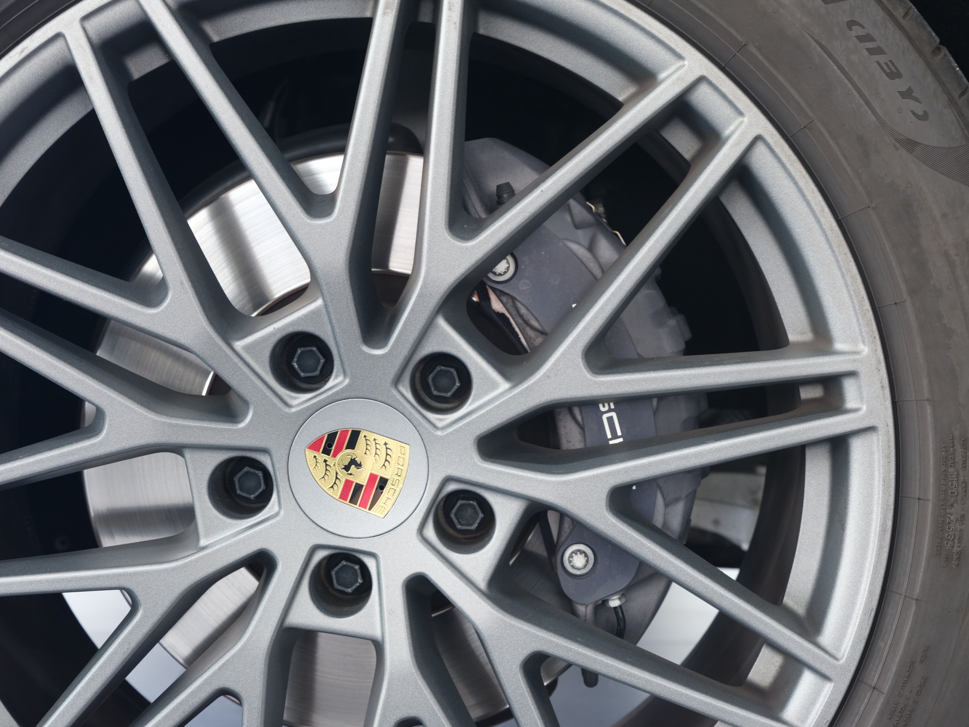 PORSCHE Cayenne Tiptronic *Porsche Aproved* *Panorama* *Sport Chrono*-image-14