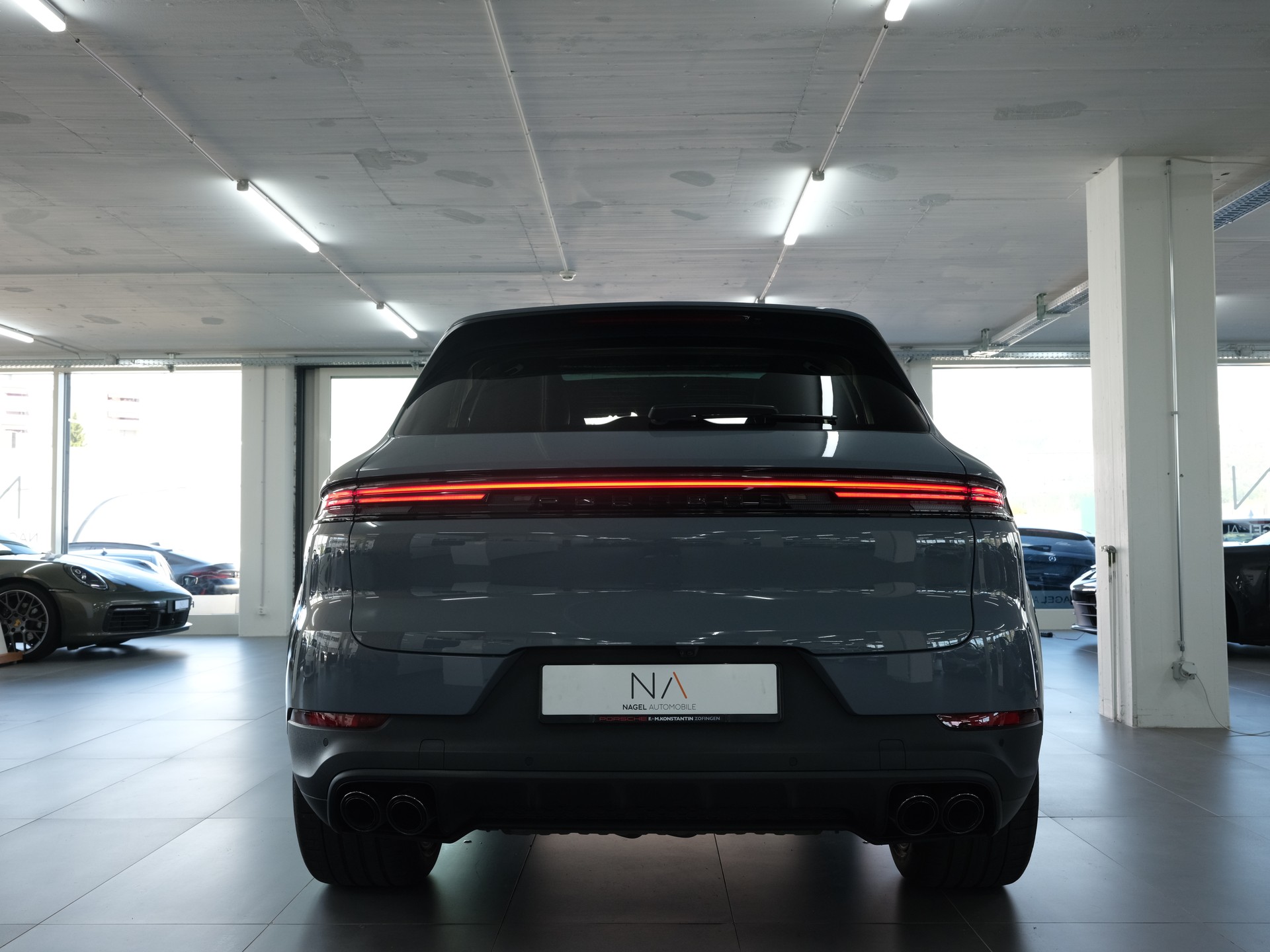 PORSCHE Cayenne Tiptronic *Porsche Aproved* *Panorama* *Sport Chrono*-showroom-element-3