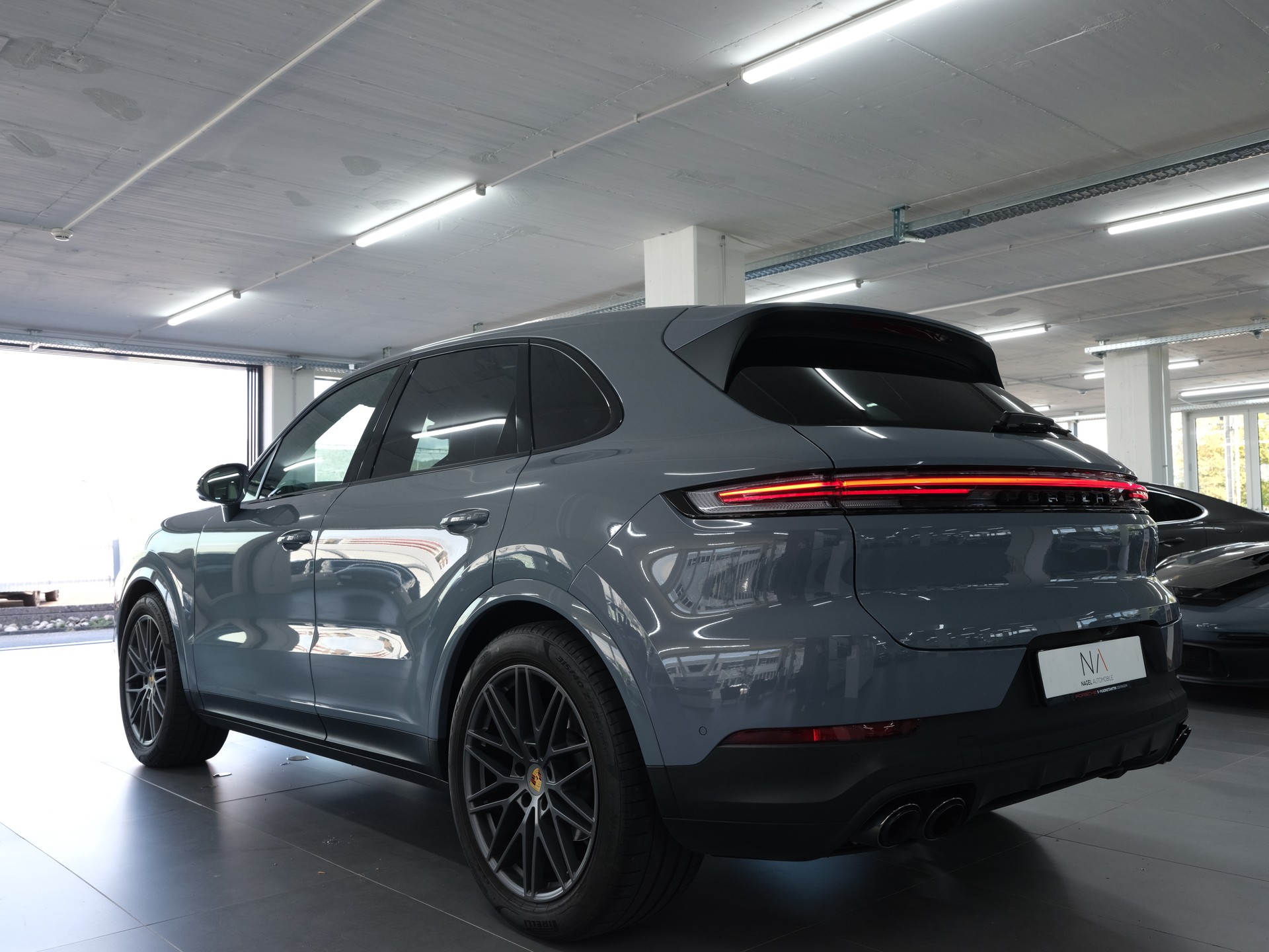 PORSCHE Cayenne Tiptronic *Porsche Aproved* *Panorama* *Sport Chrono*-image-4