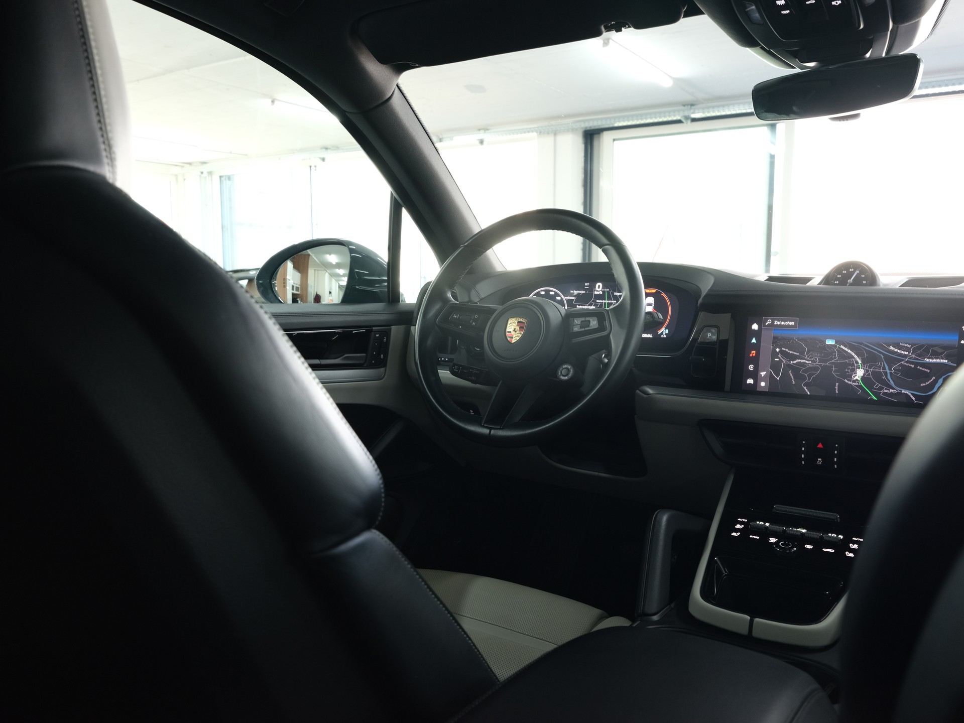 PORSCHE Cayenne Tiptronic *Porsche Aproved* *Panorama* *Sport Chrono*-image-27