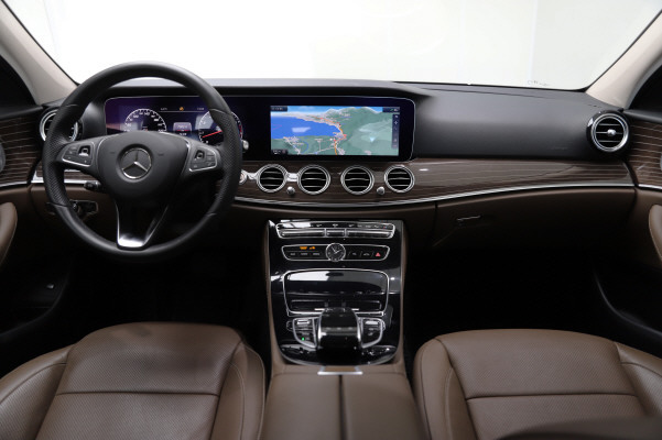 MERCEDES-BENZ E 400 AMG Line 4 Matic-image-8