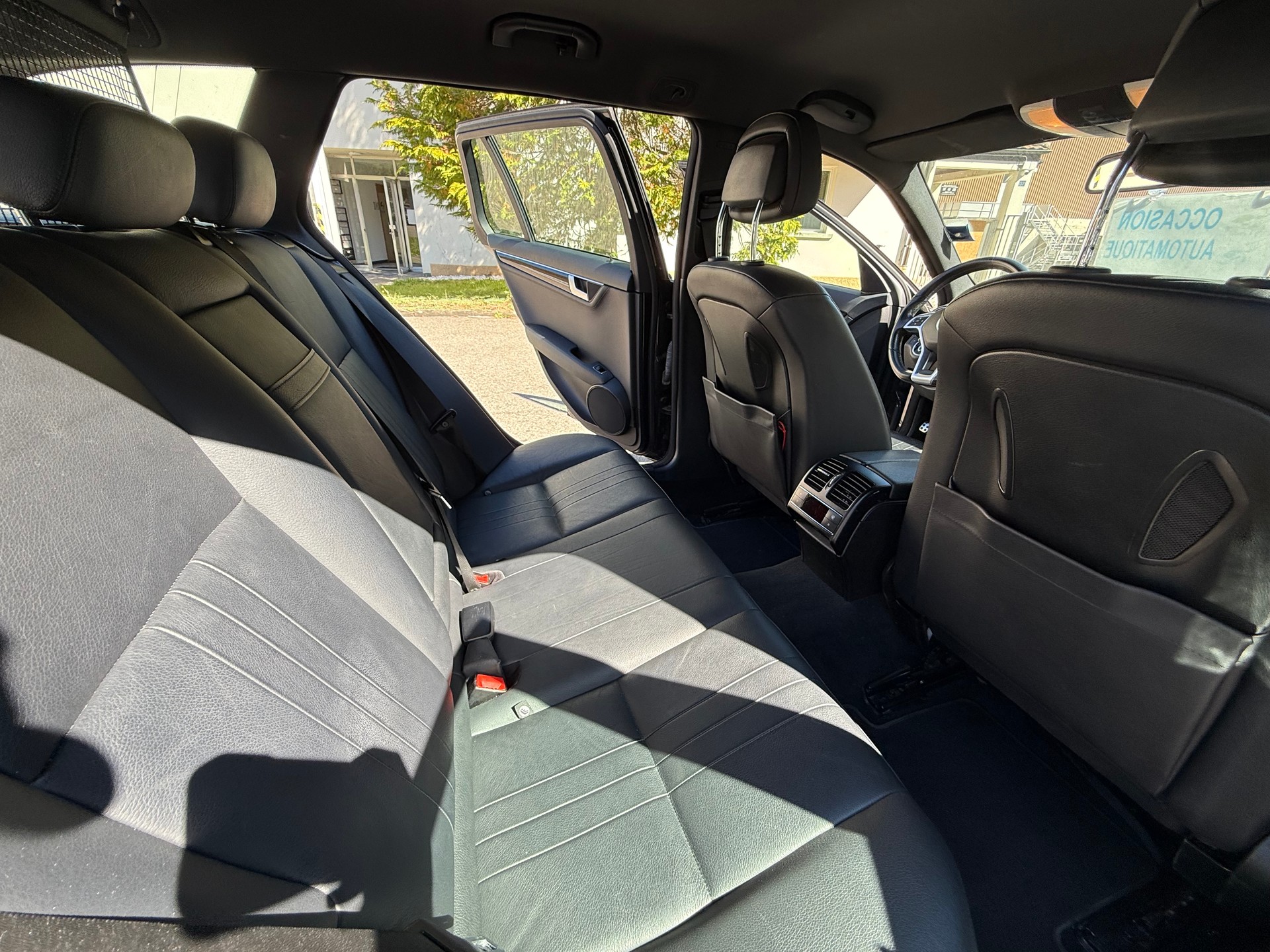 MERCEDES-BENZ C 300 CDI Elégance 4Matic 7G-Tronic-image-11