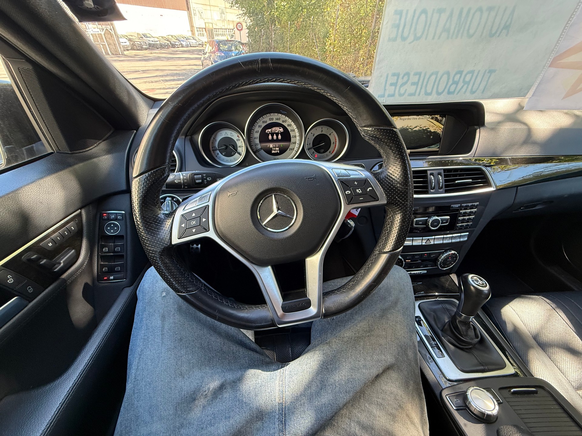 MERCEDES-BENZ C 300 CDI Elégance 4Matic 7G-Tronic-image-27