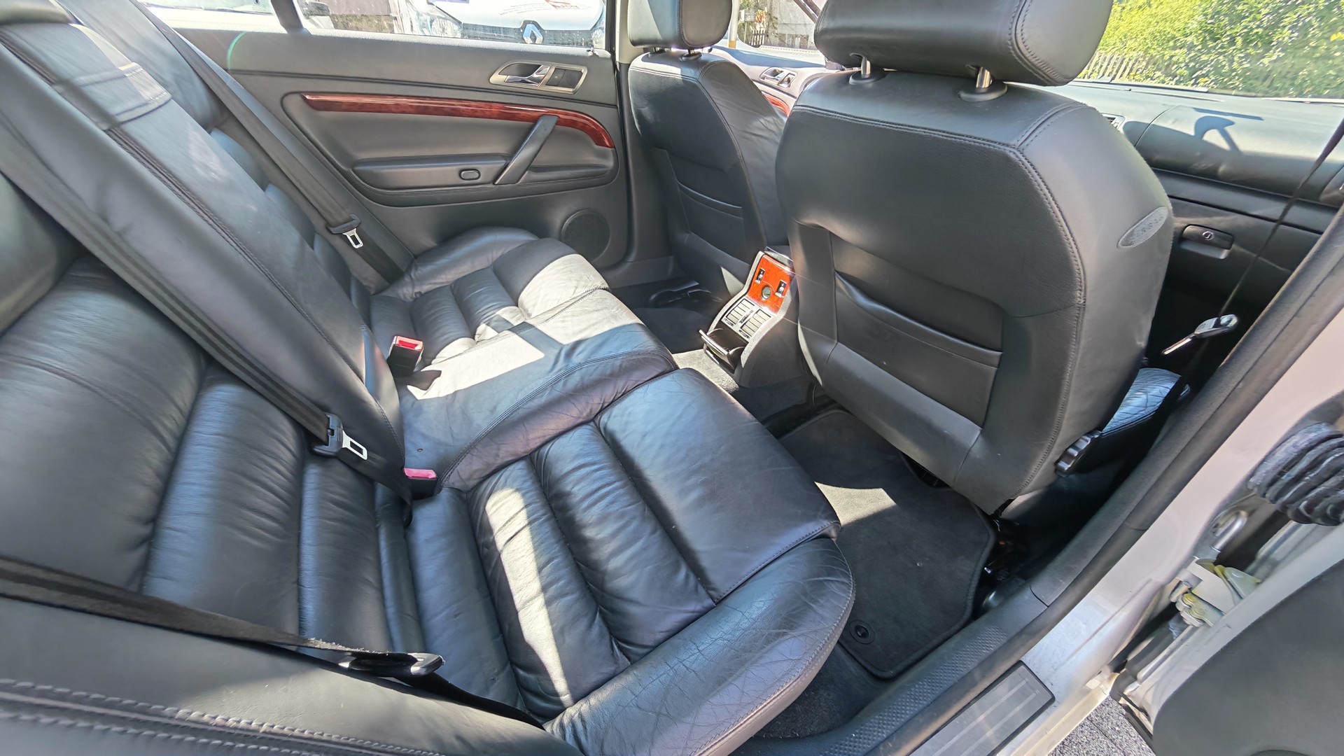 SKODA Superb 2.8 V6 Elegance-image-7