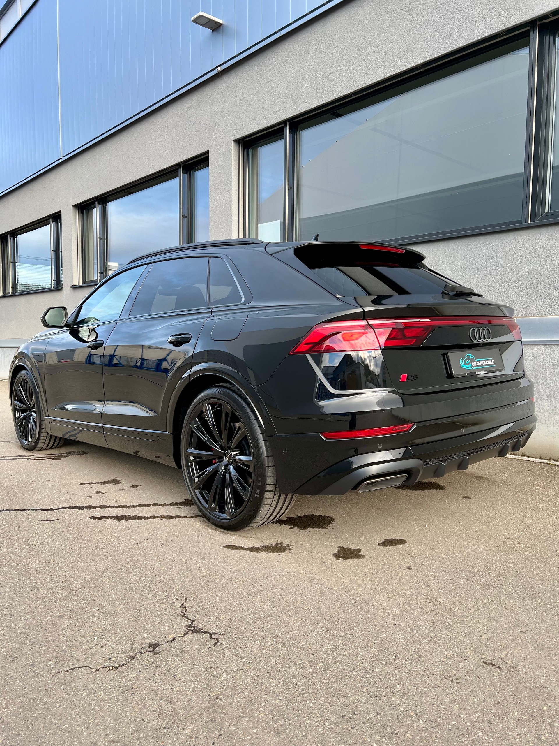 AUDI Q8 SUV TFSI e quattro 360 kW tiptronic-showroom-element-2