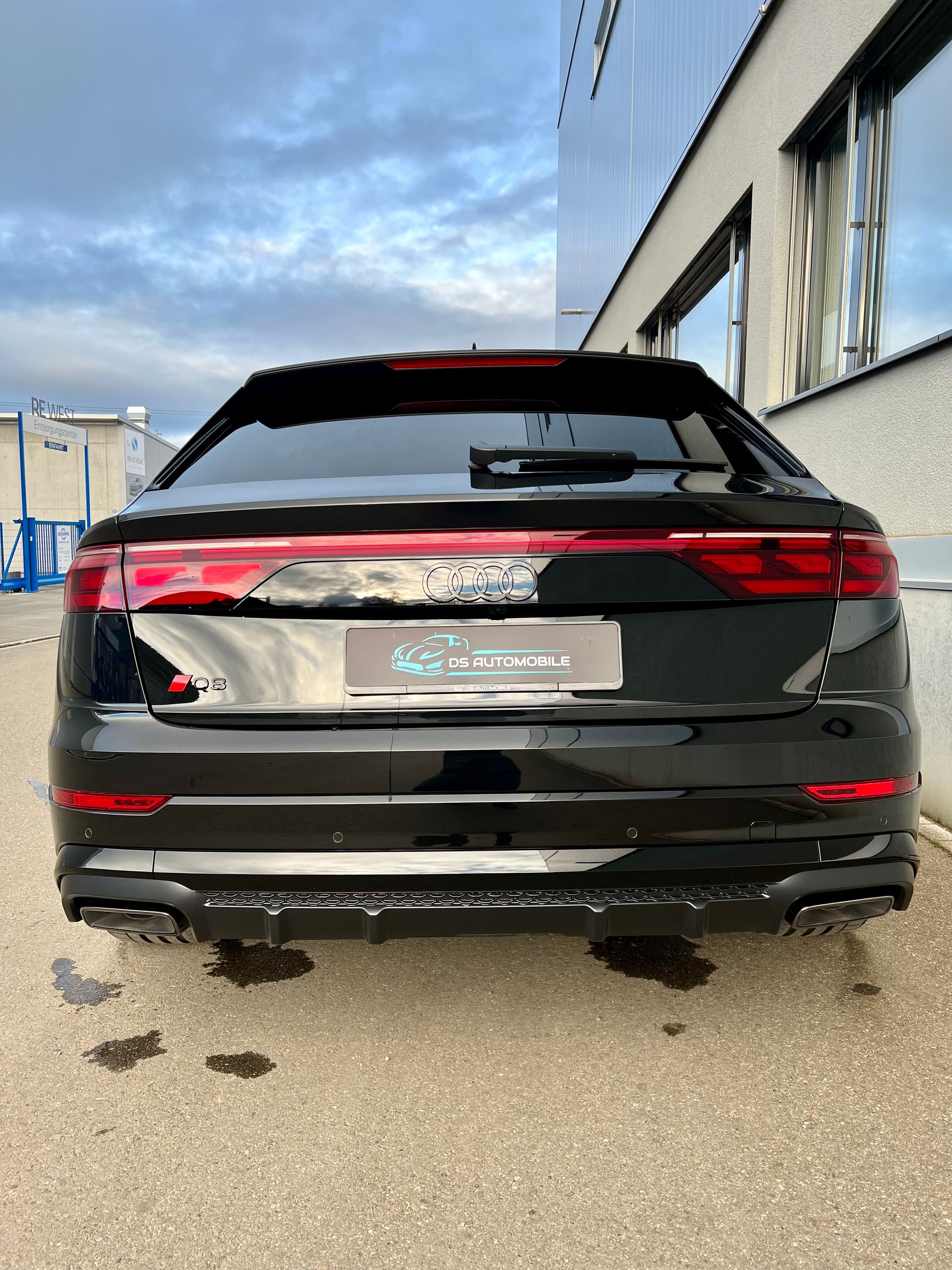 AUDI Q8 SUV TFSI e quattro 360 kW tiptronic-showroom-element-3