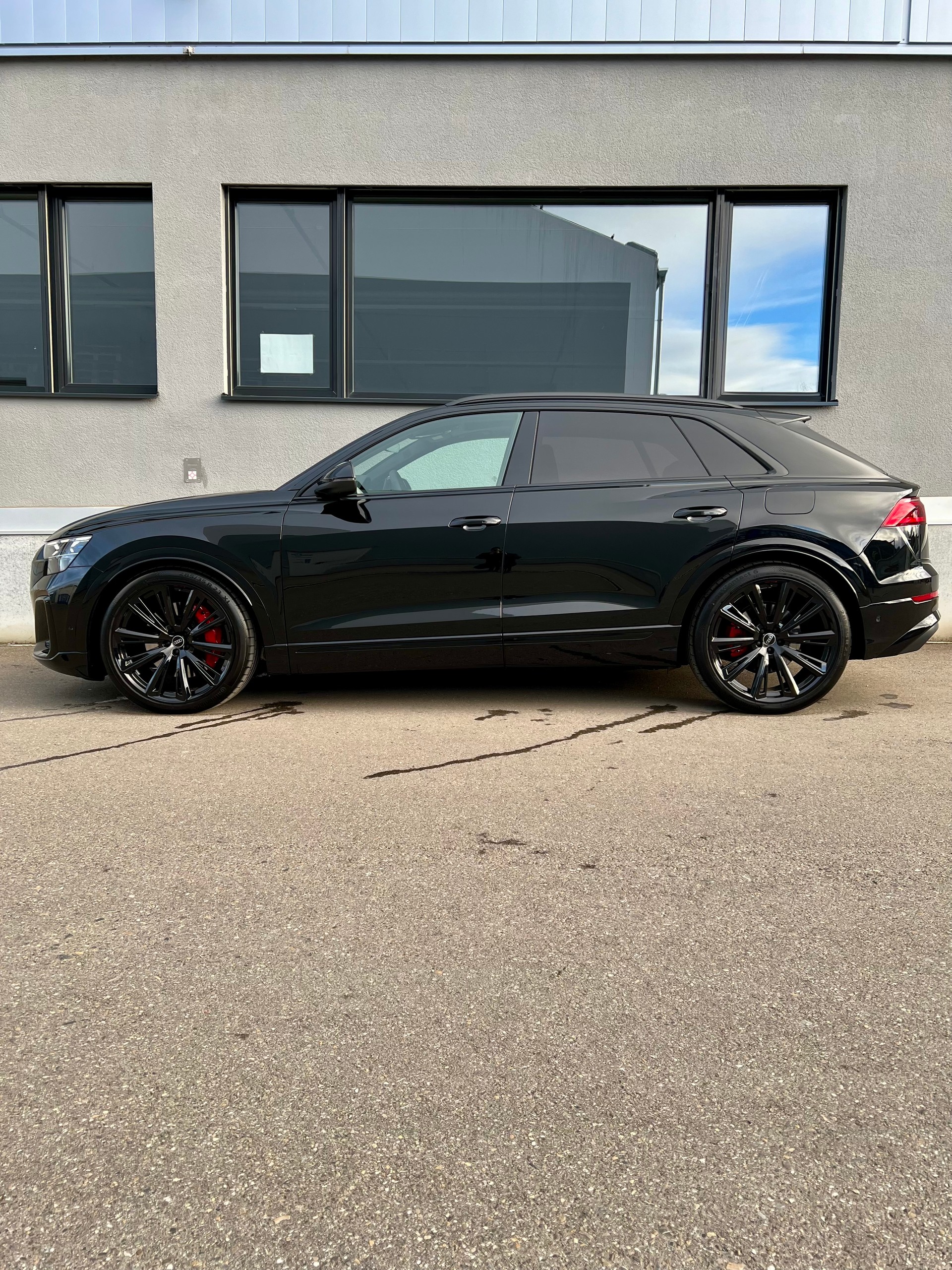 AUDI Q8 SUV TFSI e quattro 360 kW tiptronic-showroom-element-1