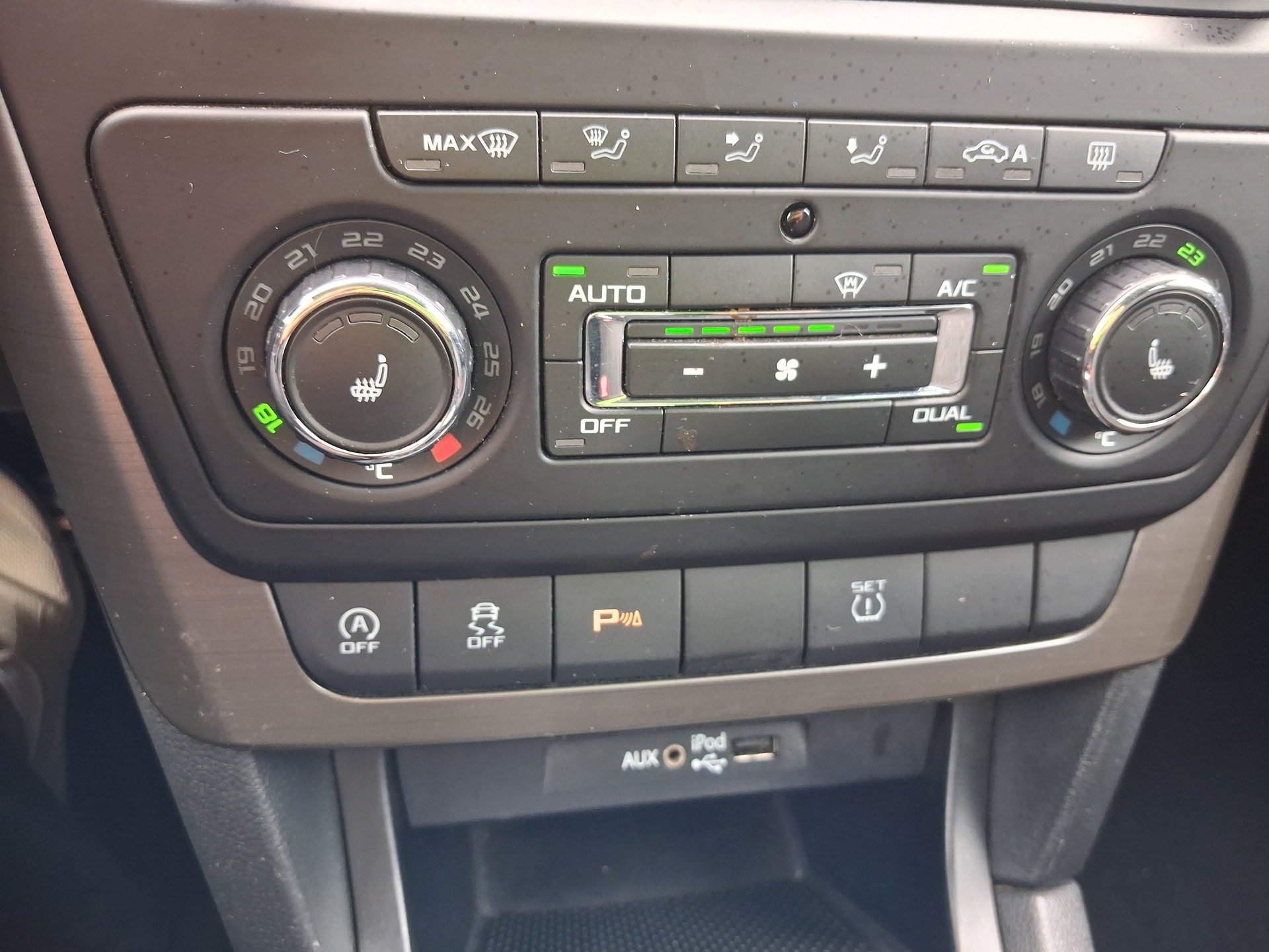 SKODA Yeti 2.0 TDI Outdoor Swiss Line 25 4x4 DSG-image-10