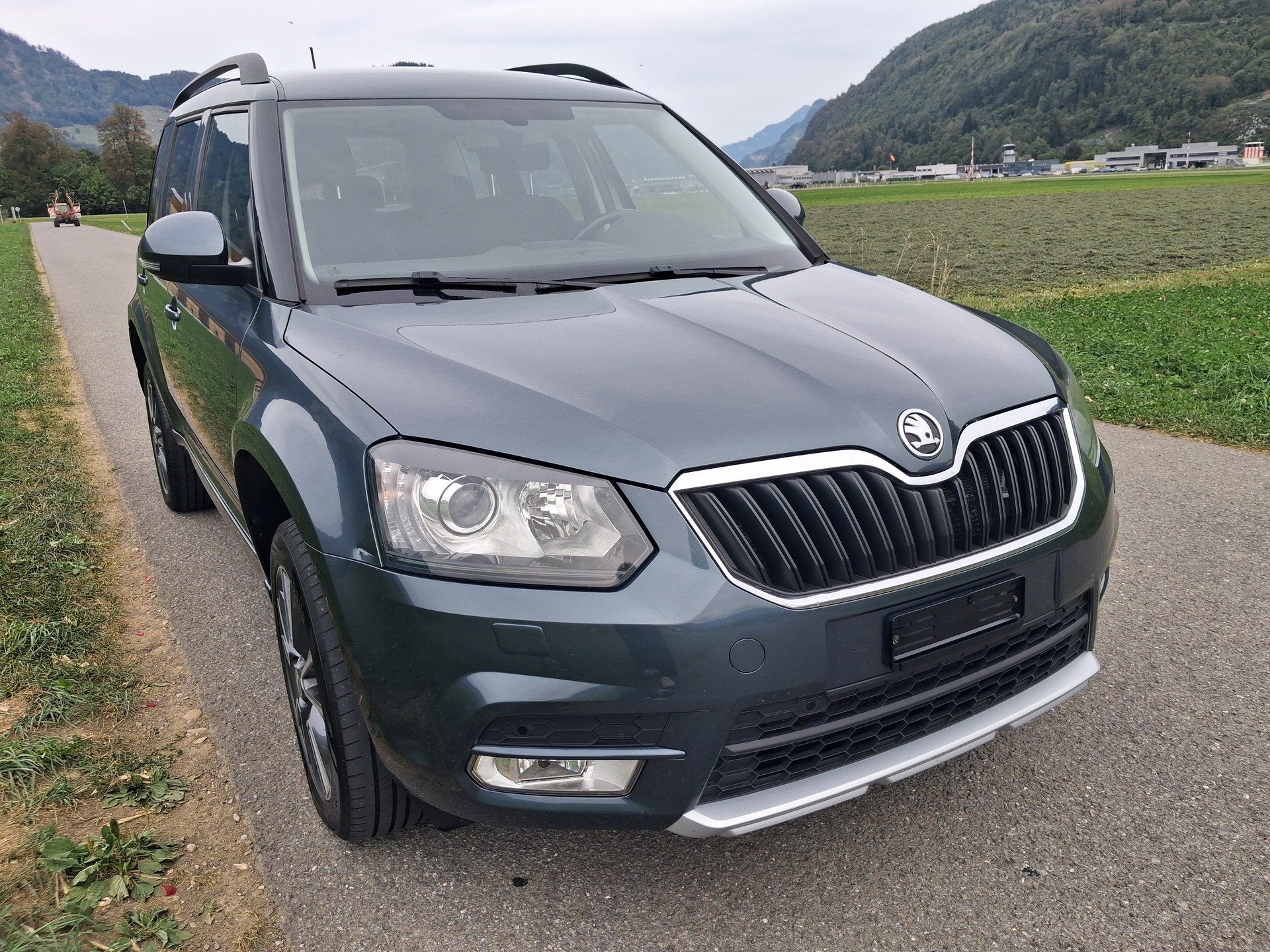 SKODA Yeti 2.0 TDI Outdoor Swiss Line 25 4x4 DSG-image-2