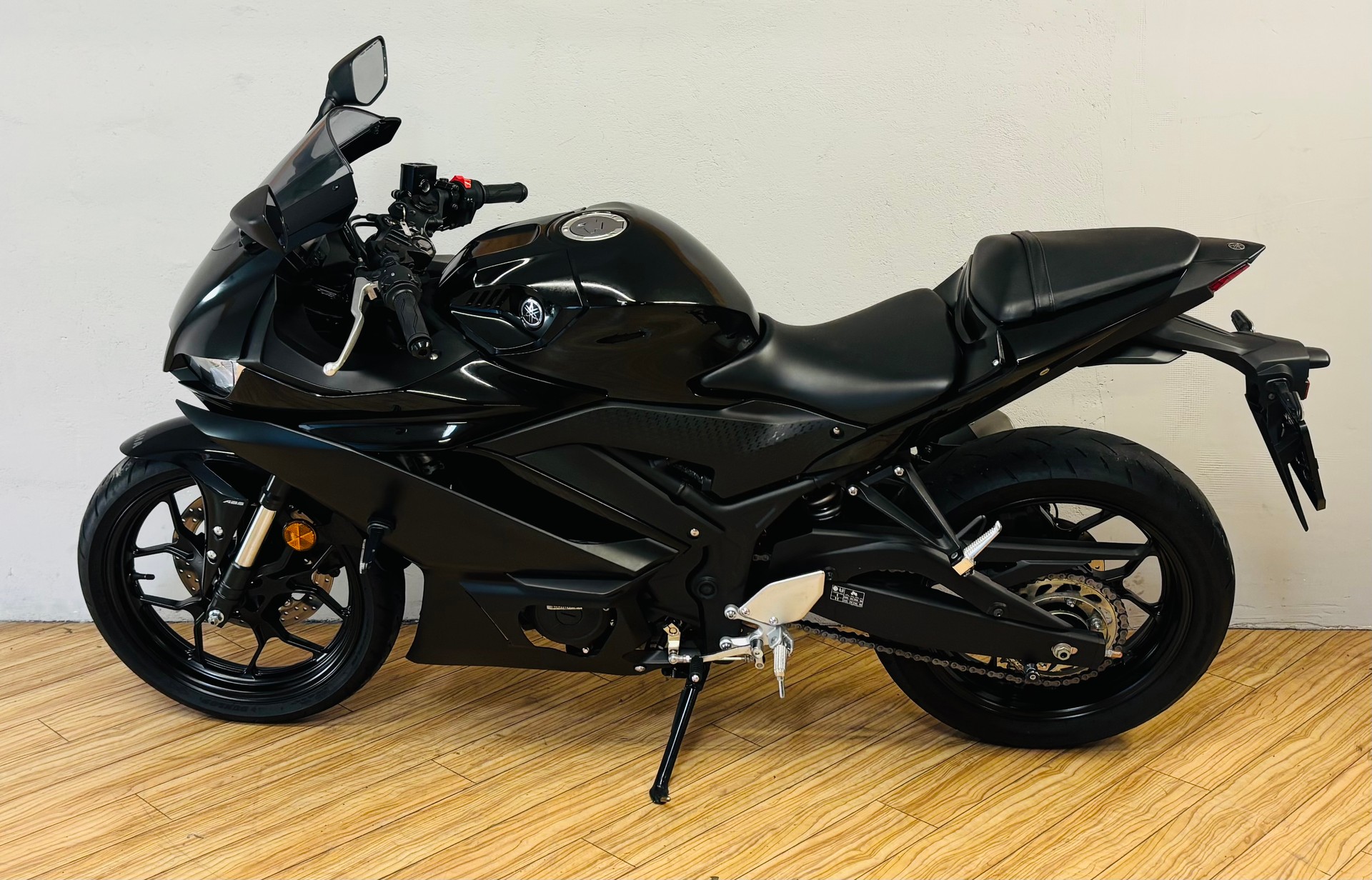 YAMAHA YZF-R3-image-5