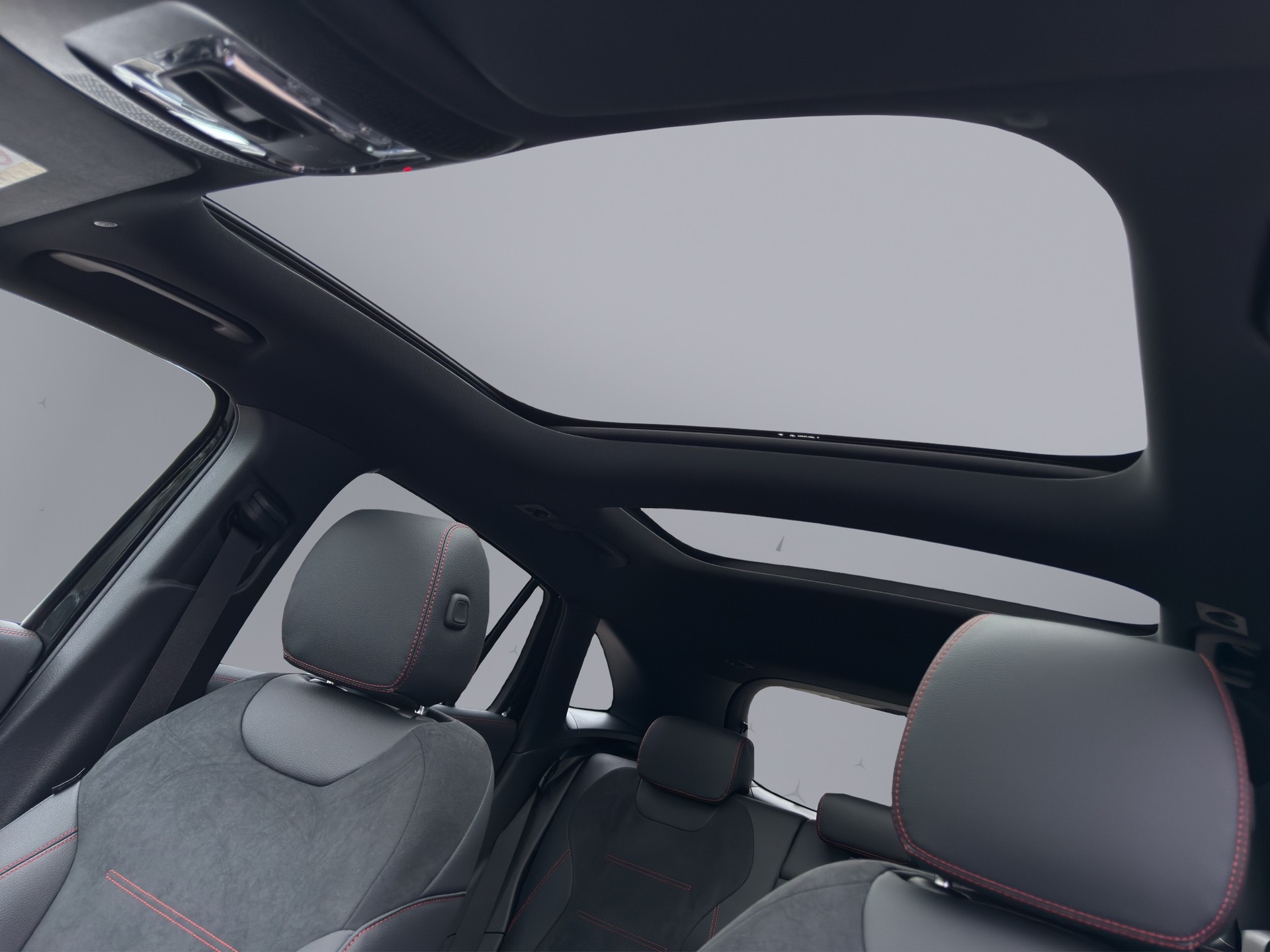 MERCEDES-BENZ GLA-Klasse H247 GLA 35 AMG 4matic-image-19
