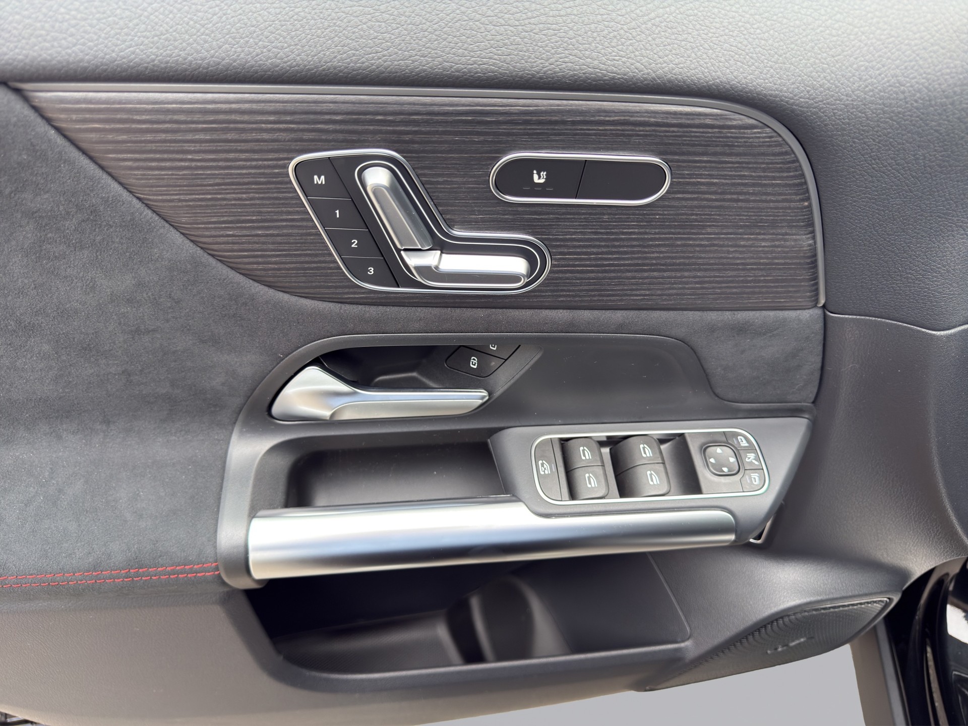 MERCEDES-BENZ GLA-Klasse H247 GLA 35 AMG 4matic-image-10