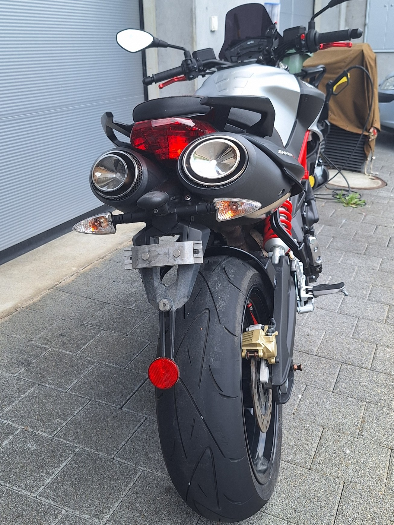 APRILIA SL 900 Shiver ABS-image-5